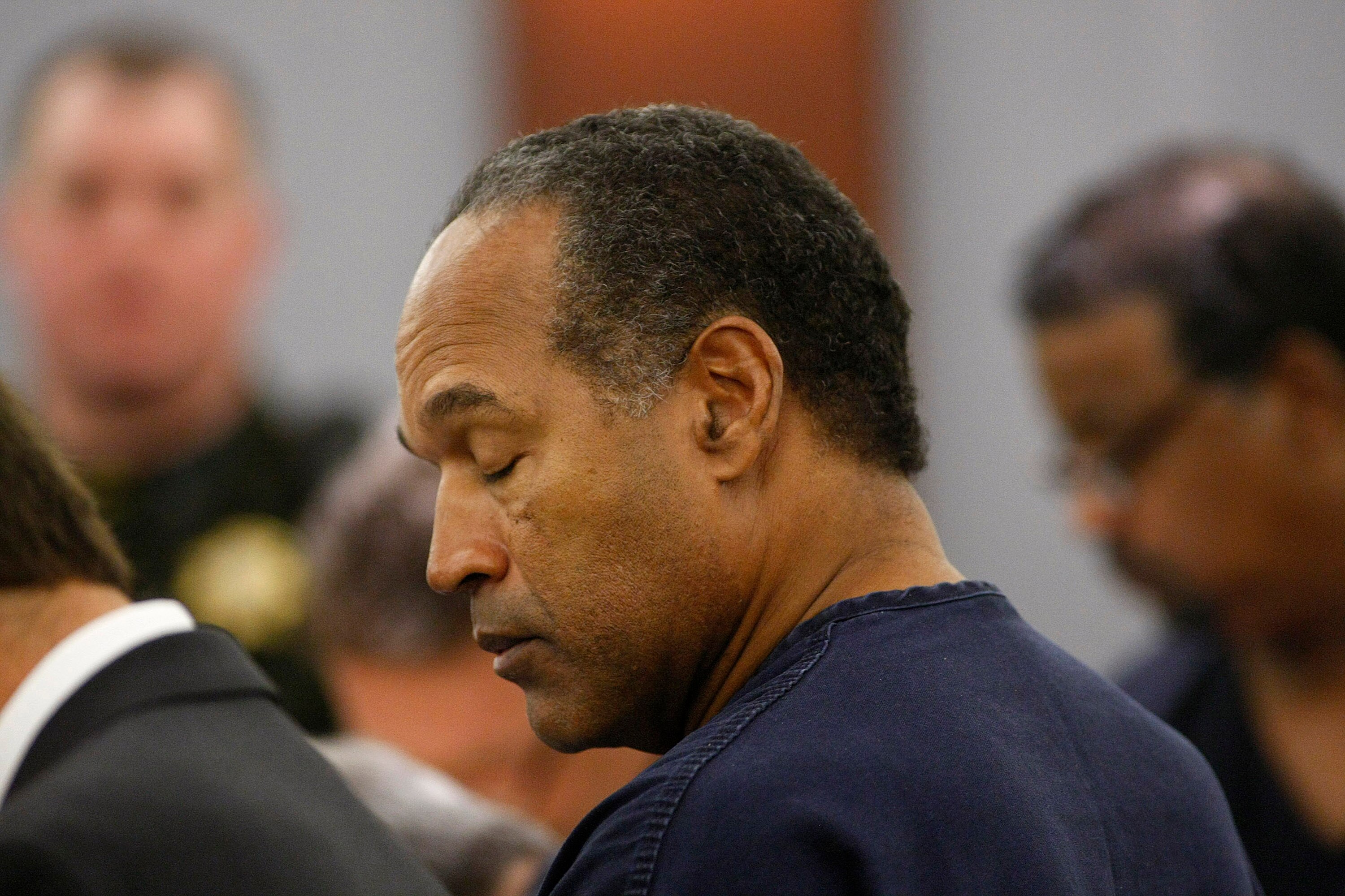 LAS VEGAS - DECEMBER 5:  O.J. Simpson appears in court during his sentencing at the Clark County Regional Justice Center December 5, 2008 in Las Vegas, Nevada.  Simpson and co-defendant Clarence 'C.J.' Stewart were sentenced on 12 charges, including felon