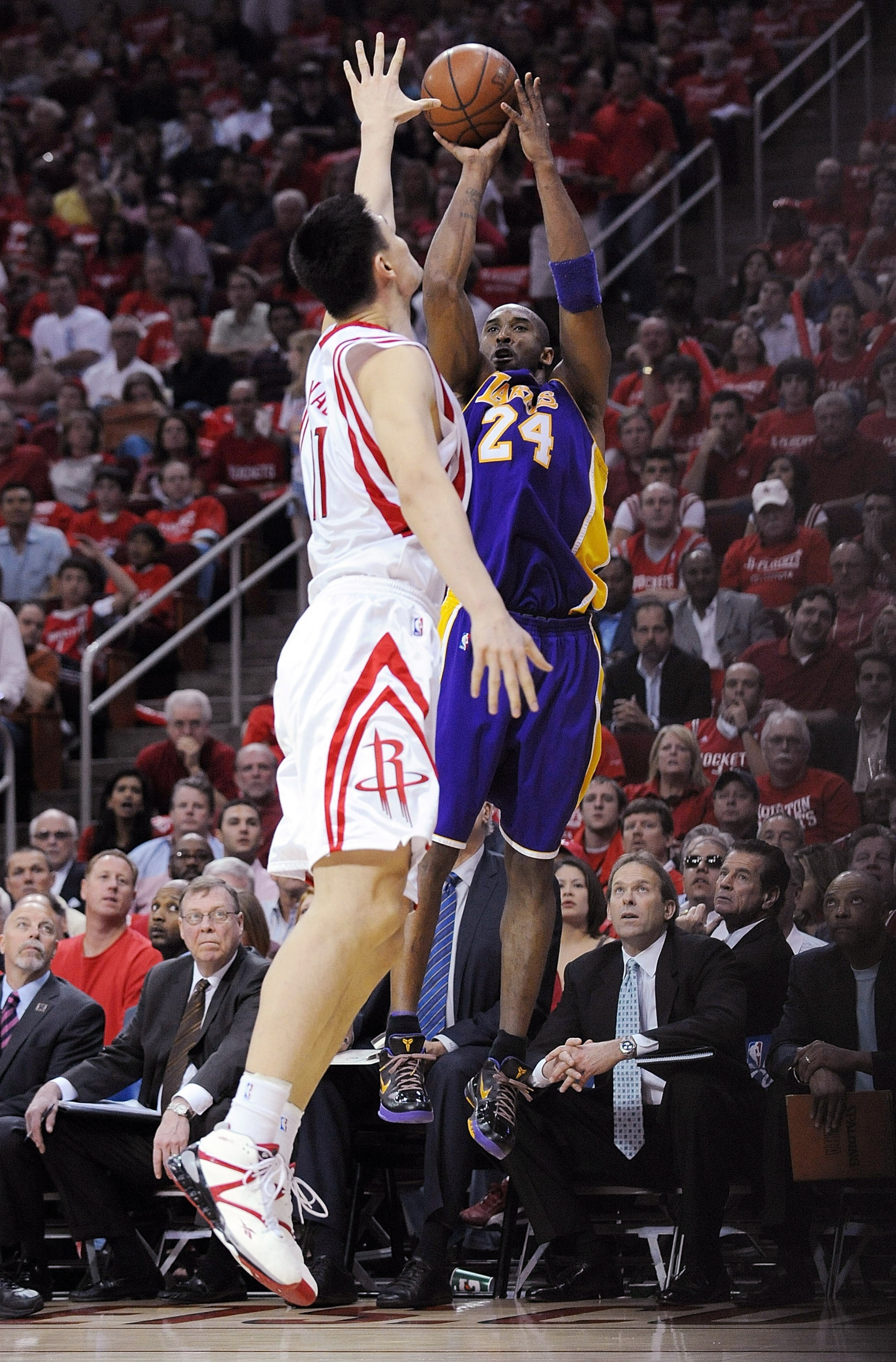 HOUSTON - MAY 08:  Guard Kobe Bryant #24 of the Los Angeles Lakers takes a shot against Yao Ming of the Houston Rockets in Game Three of the Western Conference Semifinals during the 2009 NBA Playoffs at Toyota Center on May 8, 2009 in Houston, Texas. NOTE