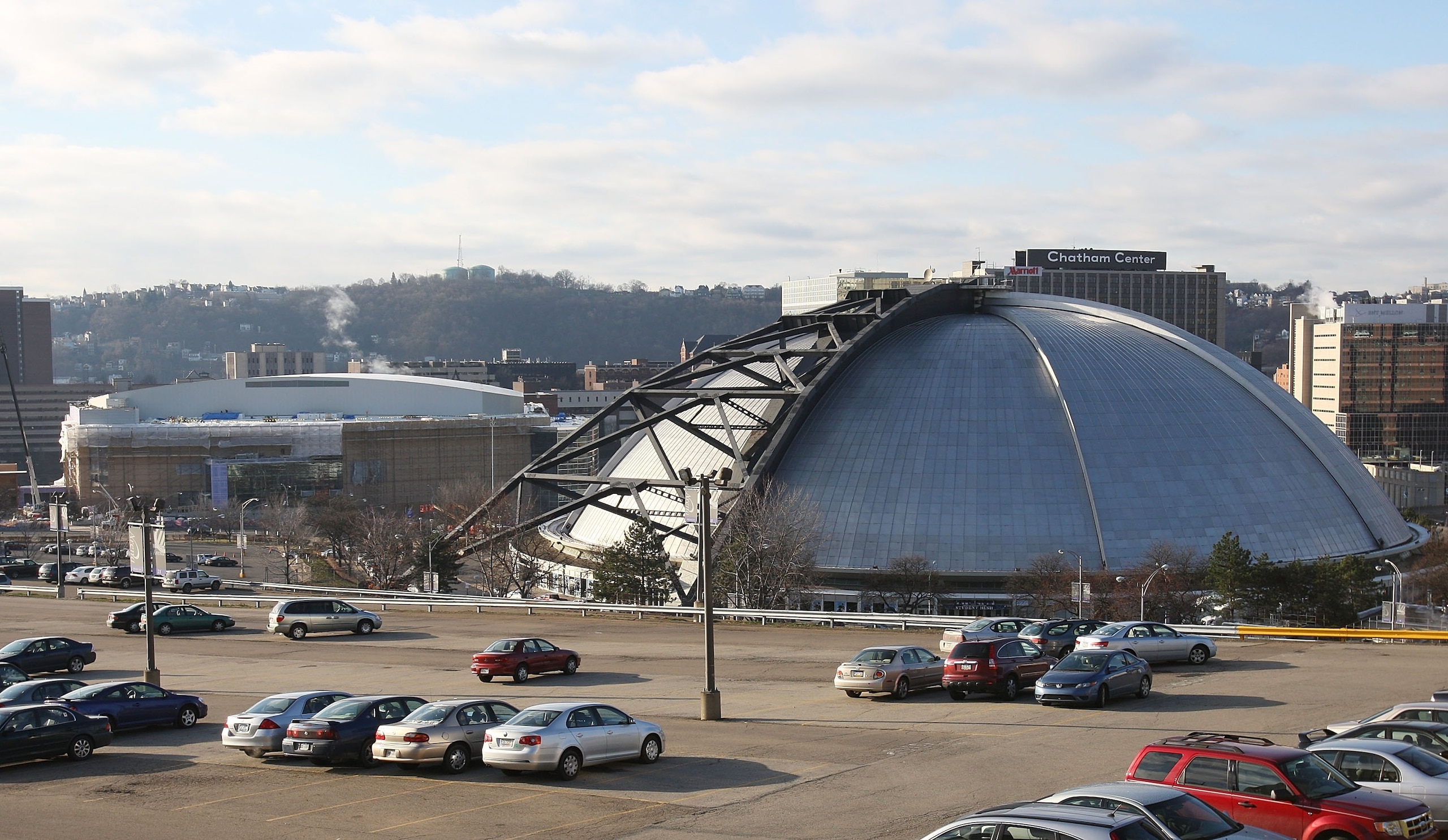 PITTSBURGH - DECEMBER 15:  The future home of the Pittsburgh Penguins, the Consol Energy Center in the background along with teh Mellon Arena in teh foreground as photographed on December 15, 2009 in Pittsburgh, Pennsylvania.  (Photo by Bruce Bennett/Gett