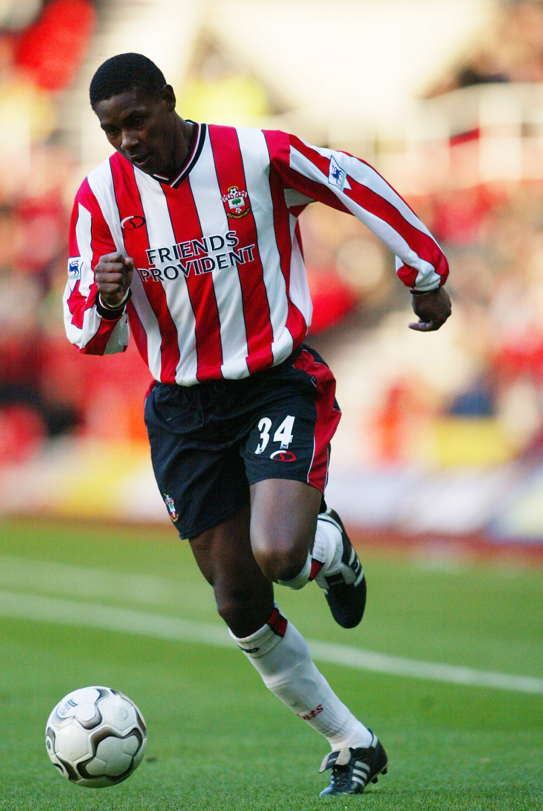 LONDON -OCTOBER 27:  Agustin Delgado of Southampton runs with the ball during the FA Barclaycard Premiership match between Southampton and Fulham held on October 27, 2002 at the The Friends Provident St Mary's Stadium, in Southampton, England. Southampton