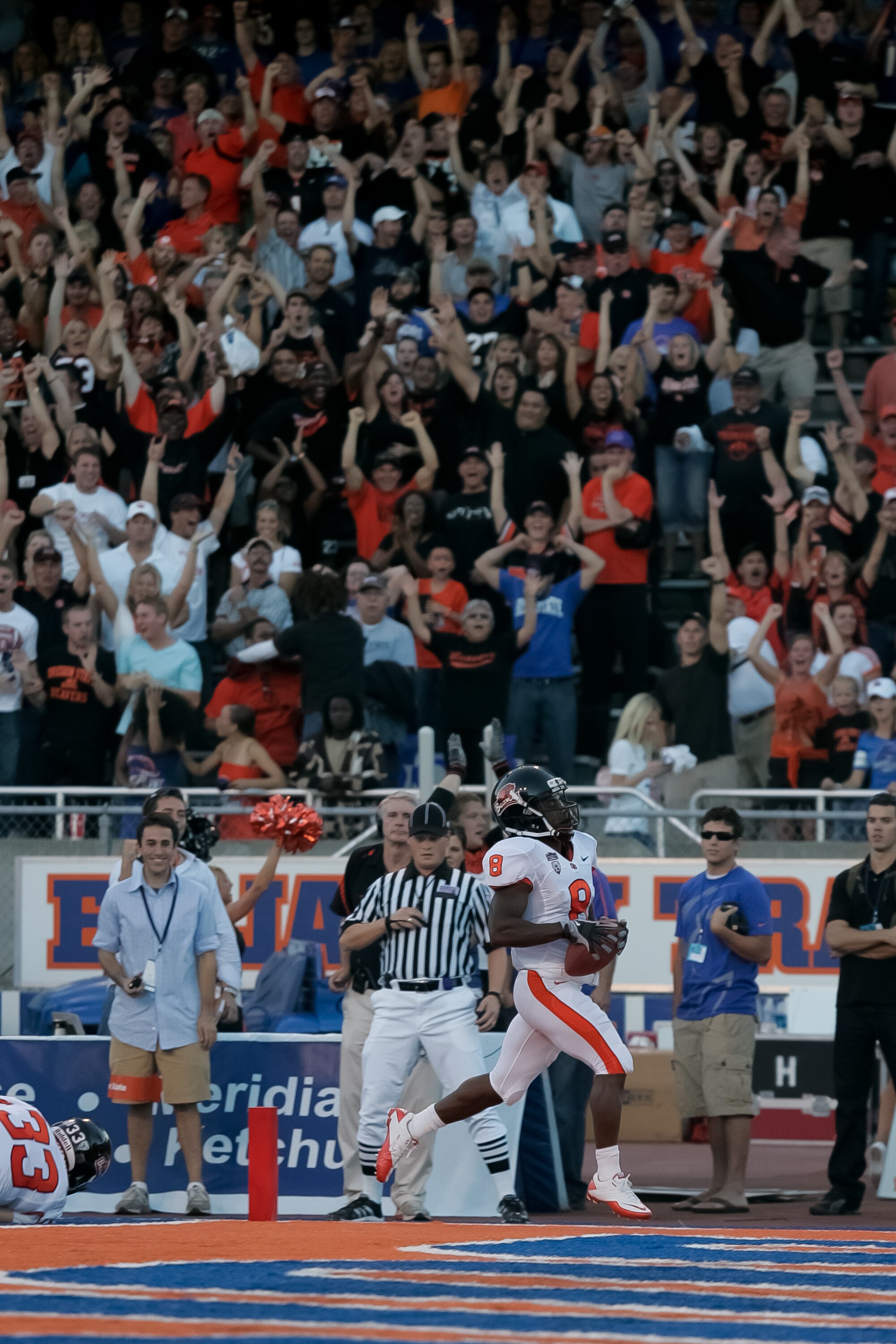 BOISE, ID - SEPTEMBER 25:  Wide receiver James Rodgers #8 of the Oregon State Beavers runs in for a touchdown against the Boise State Broncos at Bronco Stadium on September 25, 2010 in Boise, Idaho.  (Photo by Otto Kitsinger III/Getty Images)