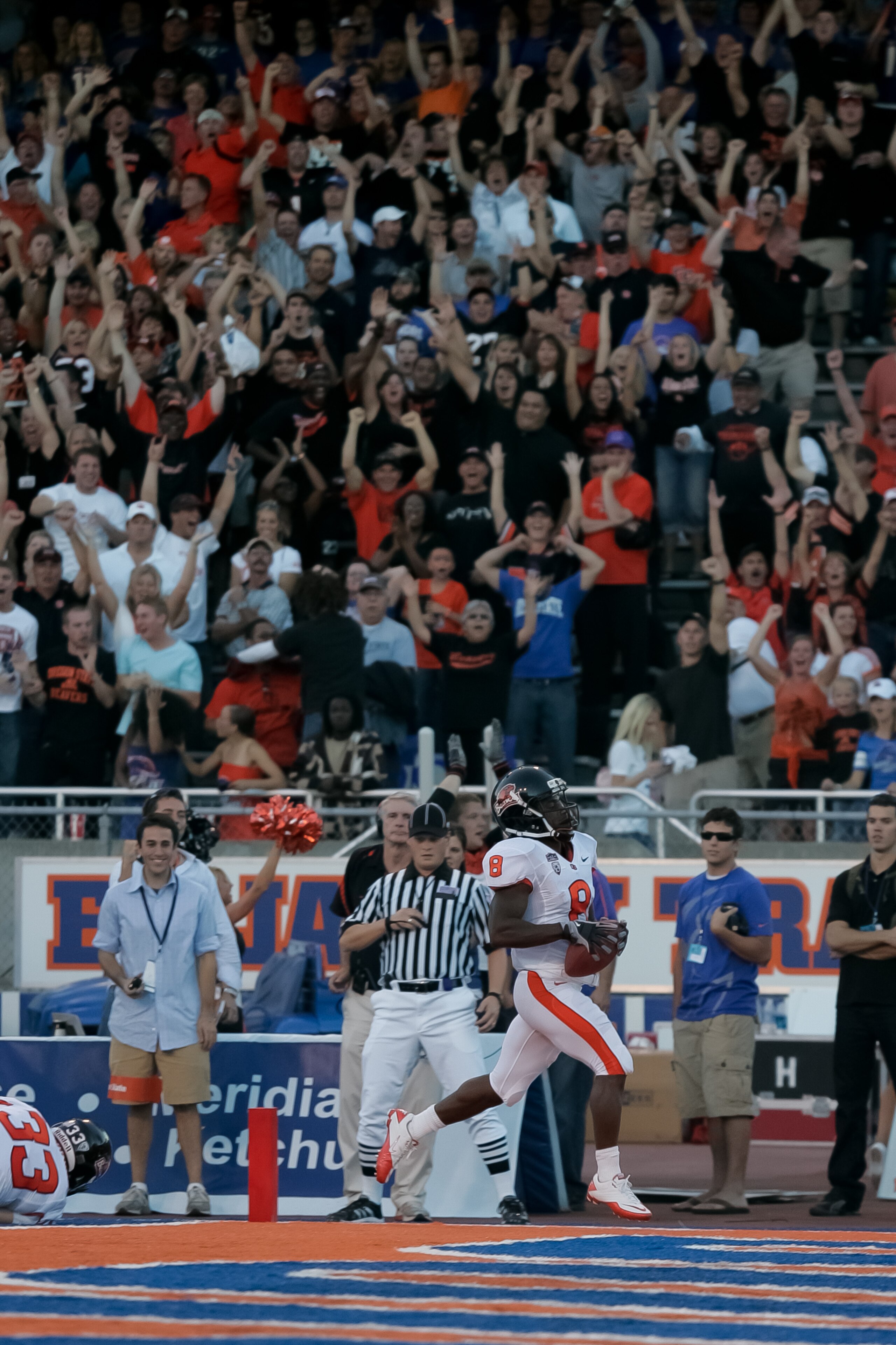 BOISE, ID - SEPTEMBER 25:  Wide receiver James Rodgers #8 of the Oregon State Beavers runs in for a touchdown against the Boise State Broncos at Bronco Stadium on September 25, 2010 in Boise, Idaho.  (Photo by Otto Kitsinger III/Getty Images)