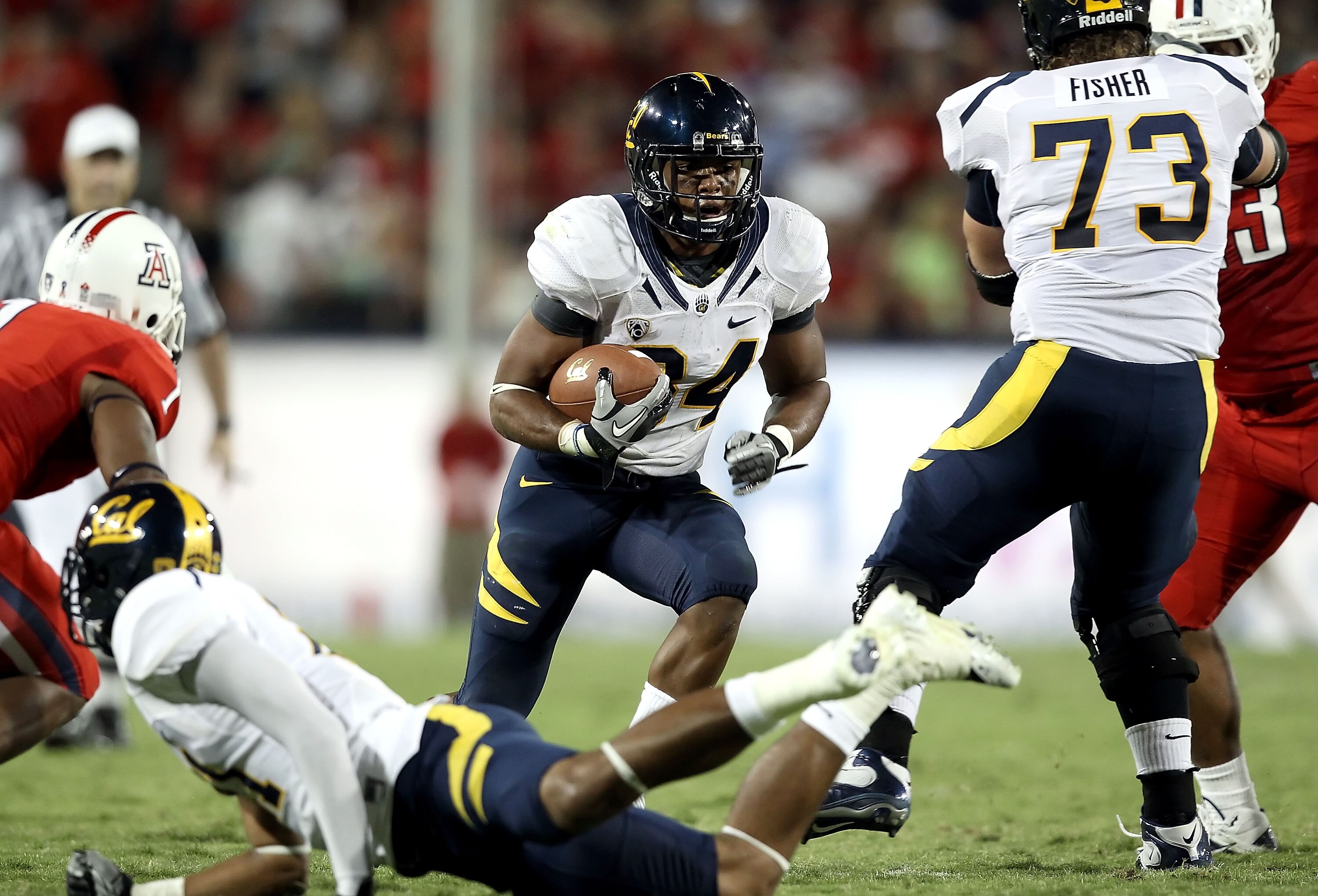TUCSON, AZ - SEPTEMBER 25:  Runningback Shane Vereen #34 of the California Bears rushes the football against the Arizona Wildcats during the college football game at Arizona Stadium on September 25, 2010 in Tucson, Arizona.  (Photo by Christian Petersen/G