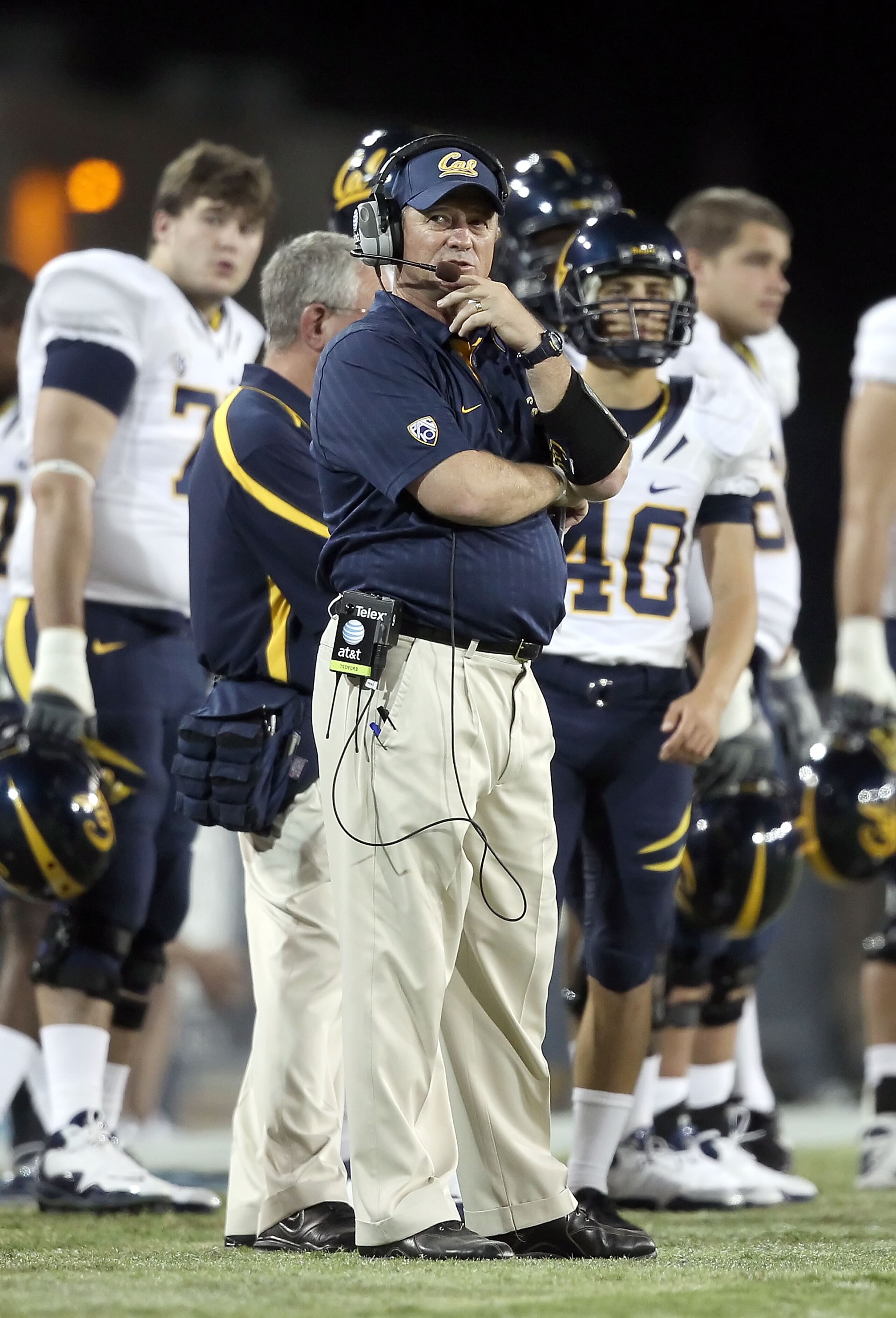 TUCSON, AZ - SEPTEMBER 25: Head coach Jeff Tedford of the California Golden Bears on the sidelines during the college football game against the Arizona Wildcats at Arizona Stadium on September 25, 2010 in Tucson, Arizona. The Wildcats defeated the Golde TUCSON, AZ - SEPTEMBER 25: Head coach Jeff Tedford of the California Golden Bears on the sidelines during the college football game against the Arizona Wildcats at Arizona Stadium on September 25, 2010 in Tucson, Arizona. The Wildcats defeated the Golde