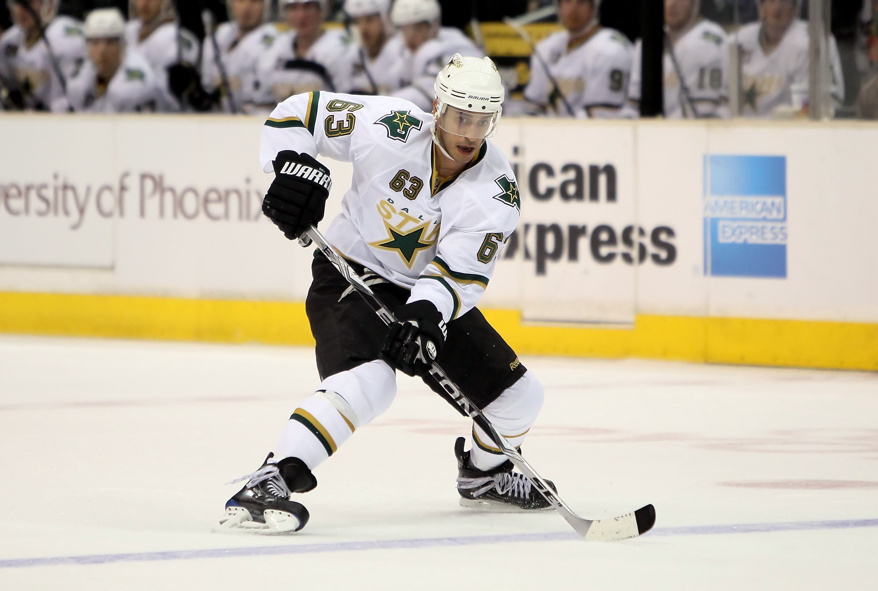 LOS ANGELES, CA - MARCH 27:  Mike Ribeiro #63 of the Dallas Stars skates against the Los Angeles Kings at Staples Center on March 27, 2010 in Los Angeles, California.  (Photo by Jeff Gross/Getty Images)