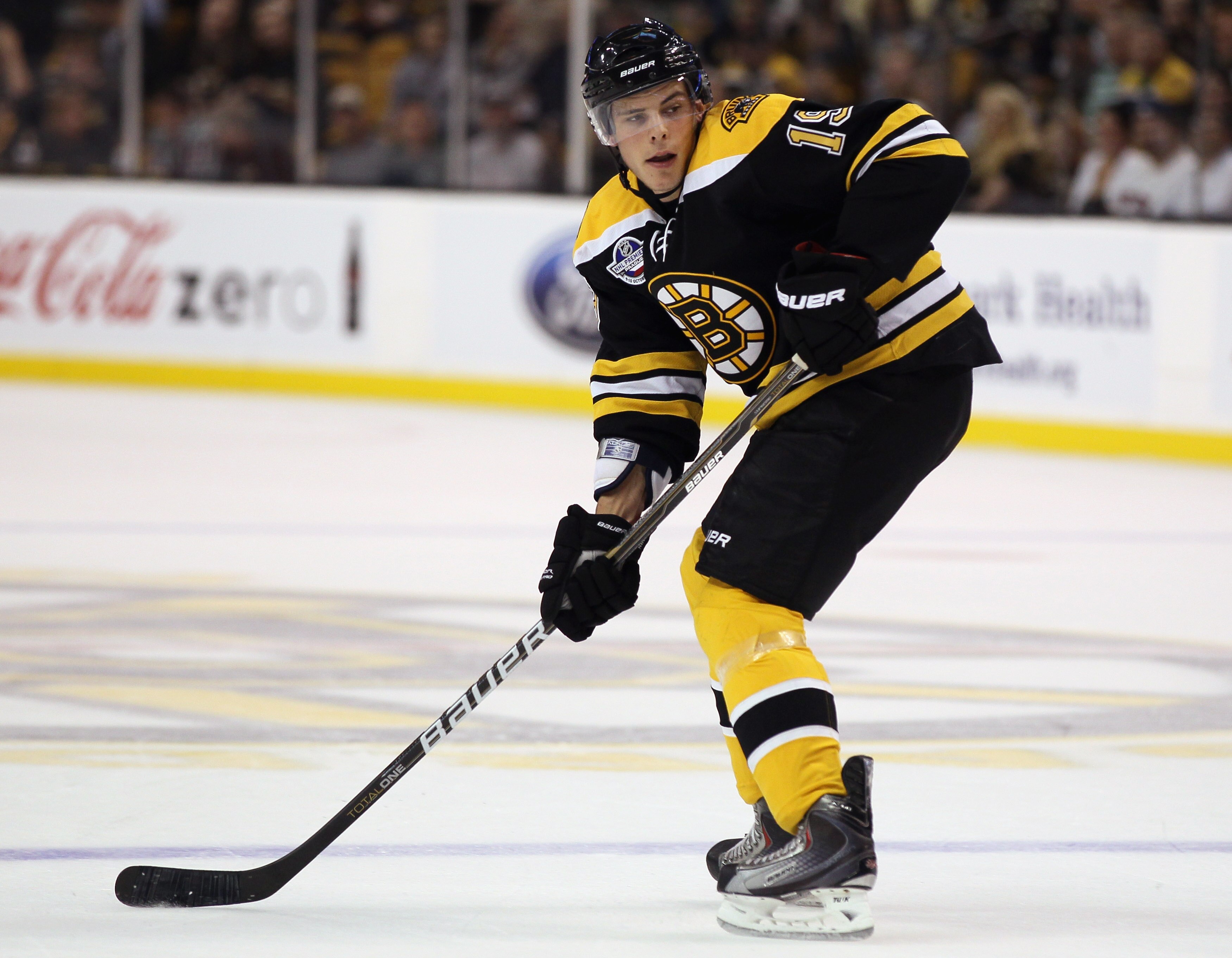 BOSTON - SEPTEMBER 29:  Tyler Seguin #19 of the Boston Bruins skates against the Washington Capitals on September 29, 2010 at the TD Garden in Boston, Massachusetts.  (Photo by Elsa/Getty Images)