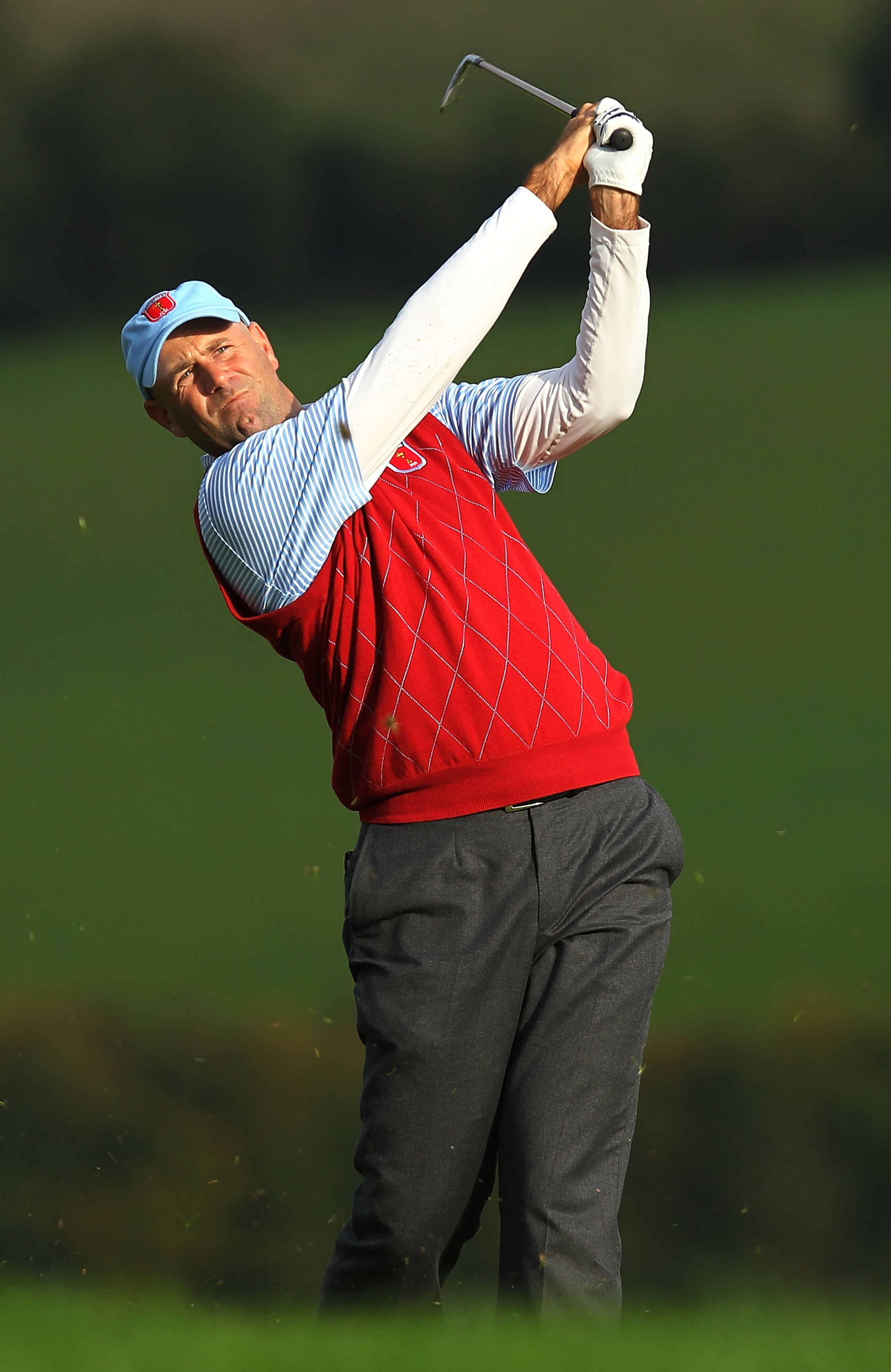 NEWPORT, WALES - OCTOBER 03:  Stewart Cink of the USA hits an approach shot during the  Fourball & Foursome Matches during the 2010 Ryder Cup at the Celtic Manor Resort on October 3, 2010 in Newport, Wales.  (Photo by Andy Lyons/Getty Images)