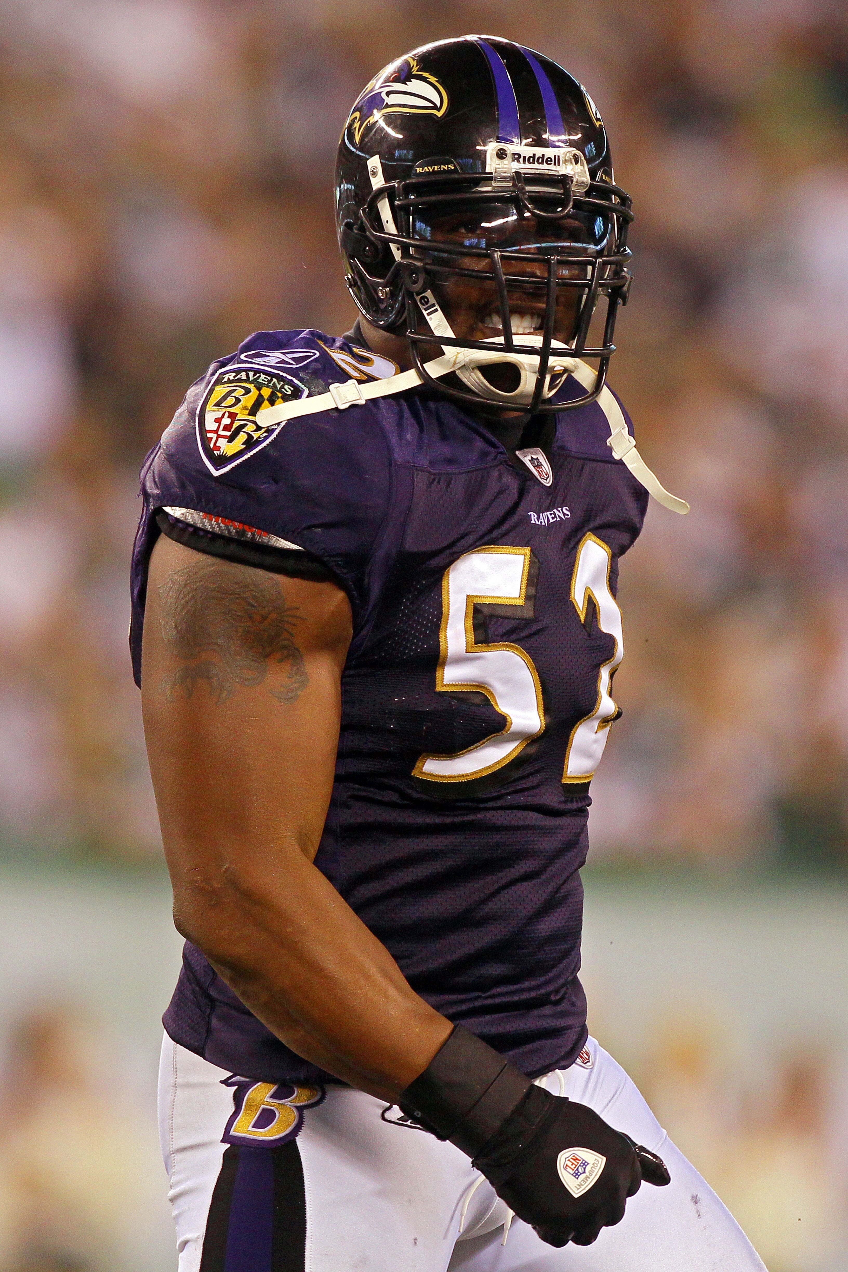 EAST RUTHERFORD, NJ - SEPTEMBER 13:  Ray Lewis #52 of the Baltimore Ravens reacts after a play against the New York Jets during the Jets home opener at the New Meadowlands Stadium on September 13, 2010 in East Rutherford, New Jersey.  (Photo by Jim McIsaa
