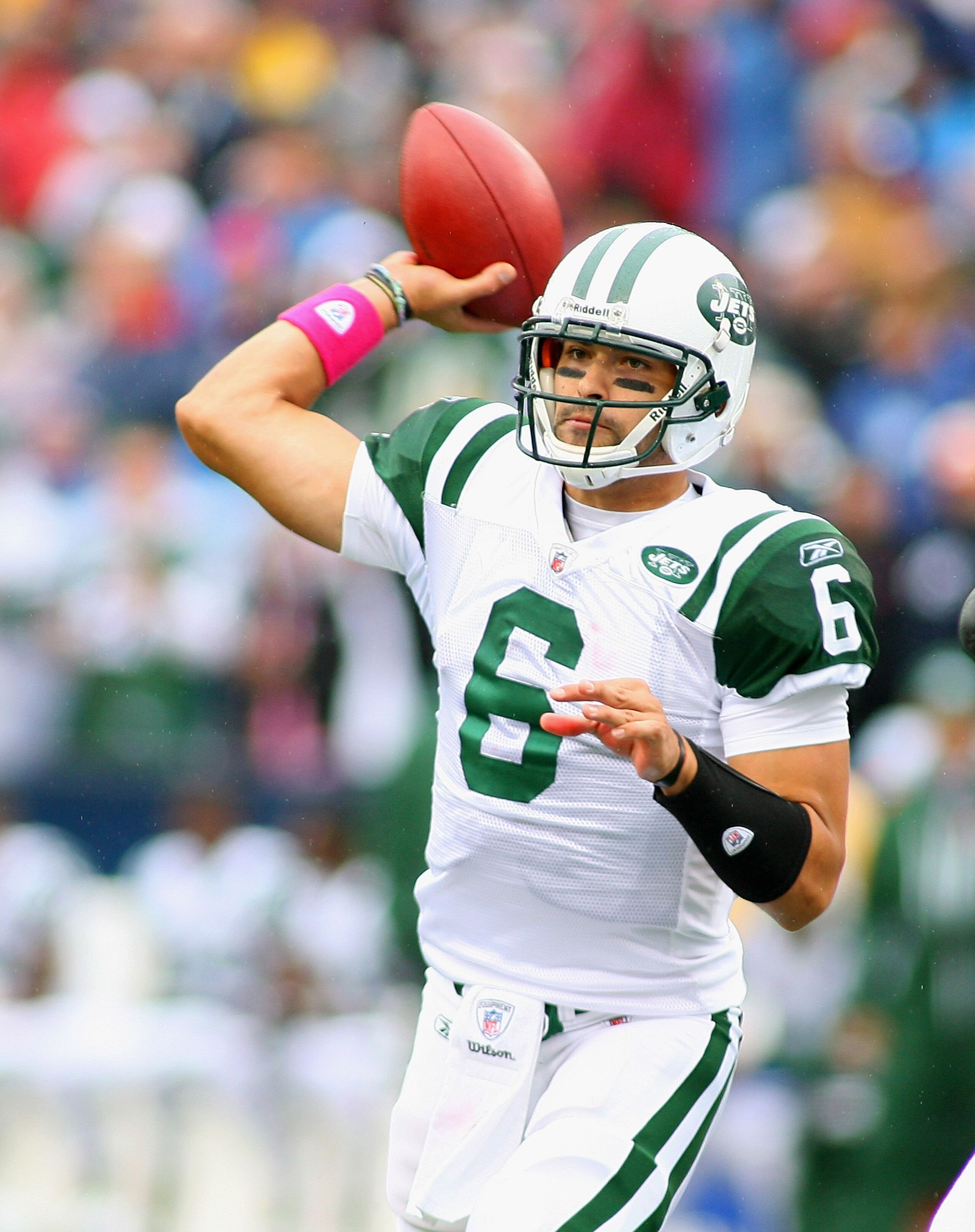 ORCHARD PARK, NY - OCTOBER 03:  Mark Sanchez #6 of the New York Jets throws a pass against the Buffalo Bills at Ralph Wilson Stadium on October 3, 2010 in Orchard Park, New York. The Jets won 38-14.  (Photo by Rick Stewart/Getty Images)