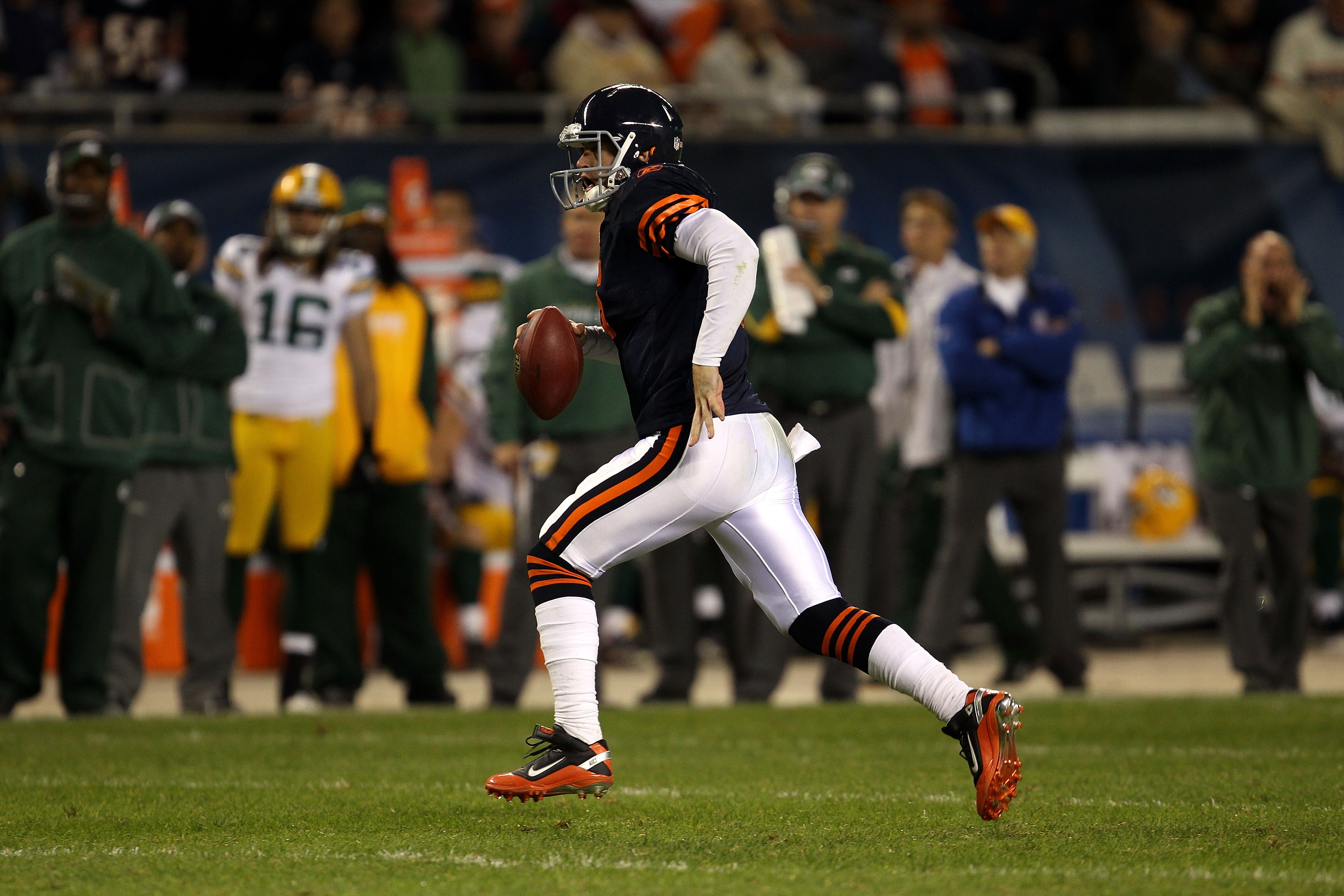 CHICAGO - SEPTEMBER 27:  Jay Cutler #6 of the Chicago Bears runs with the ball against the Green Bay Packers at Soldier Field on September 27, 2010 in Chicago, Illinois. The Bears won 20-17.  (Photo by Jonathan Daniel/Getty Images)