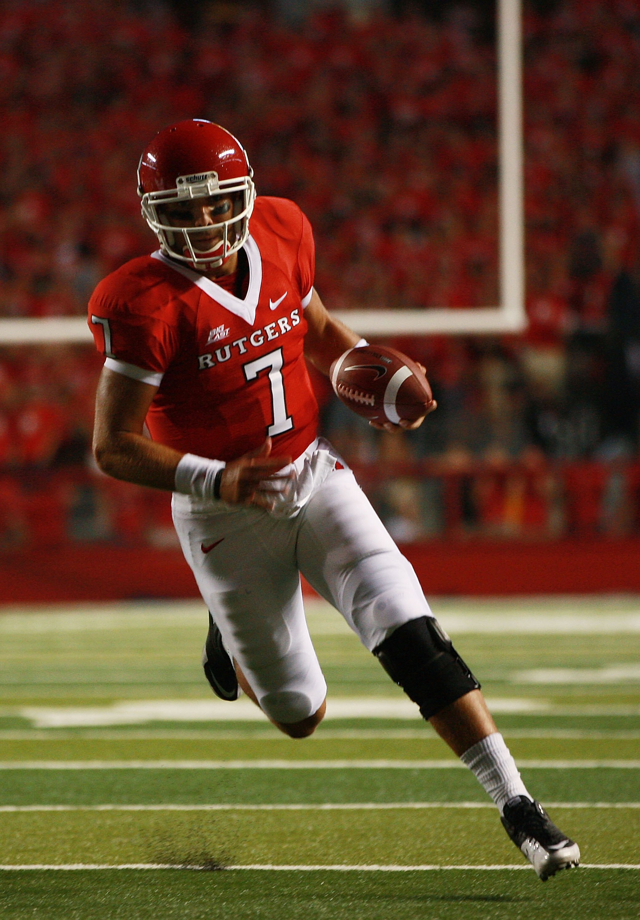 NEW BRUNSWICK, NJ - SEPTEMBER 02:  Tom Savage #7 of the Rutgers Scarlet Knights runs the ball against the Norfolk State Spartans at Rutgers Stadium on September 2, 2010 in New Brunswick, New Jersey.  The Scarlet Knights beat the Spartans 31 - 0.  (Photo b