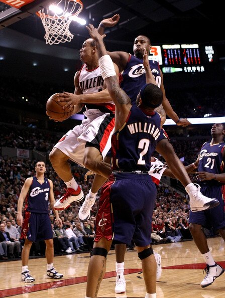 Bayless showing his ability to get to the rim