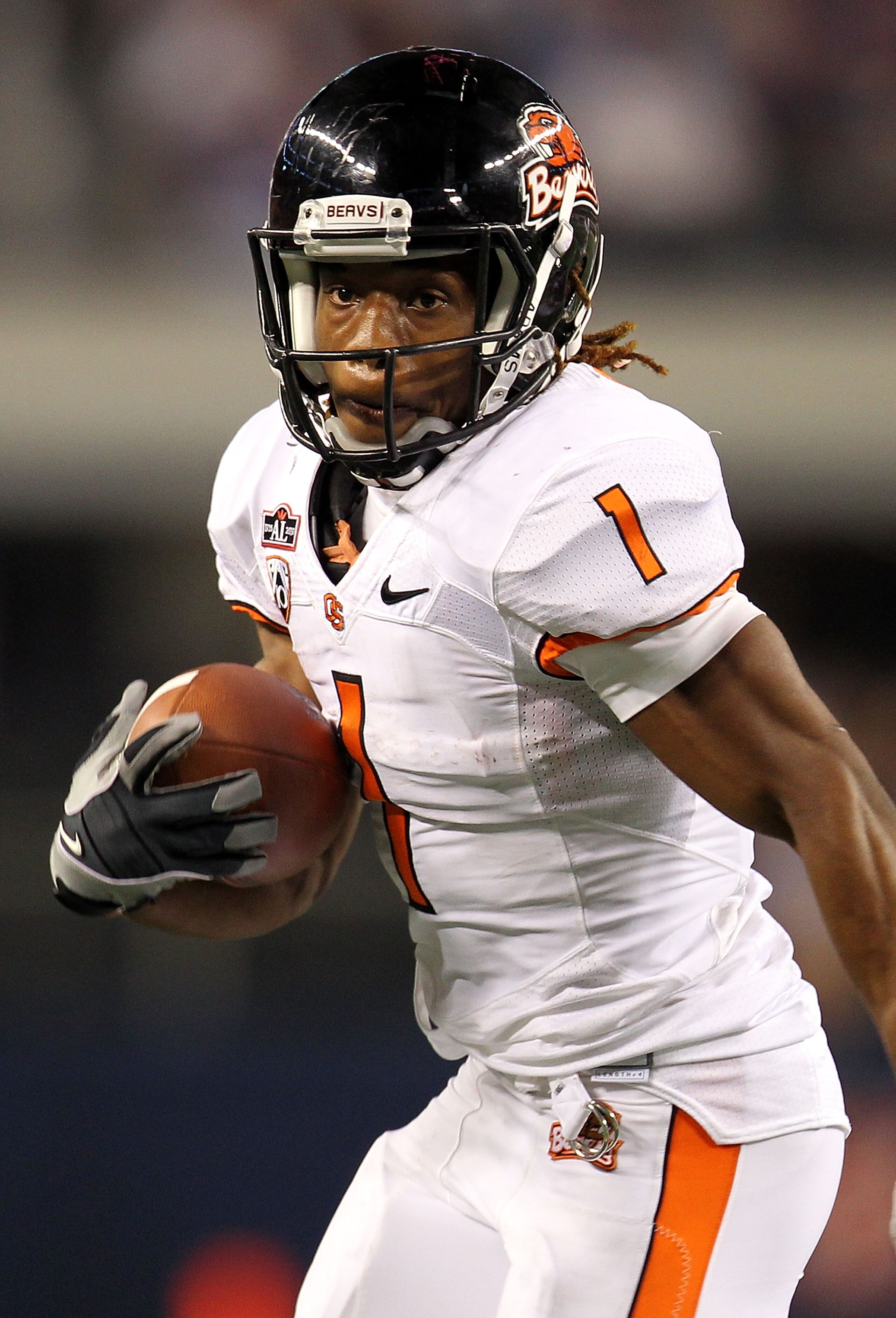 ARLINGTON, TX - SEPTEMBER 04:  Running back Jacquizz Rodgers #1 of the Oregon State Beavers at Cowboys Stadium on September 4, 2010 in Arlington, Texas.  (Photo by Ronald Martinez/Getty Images)