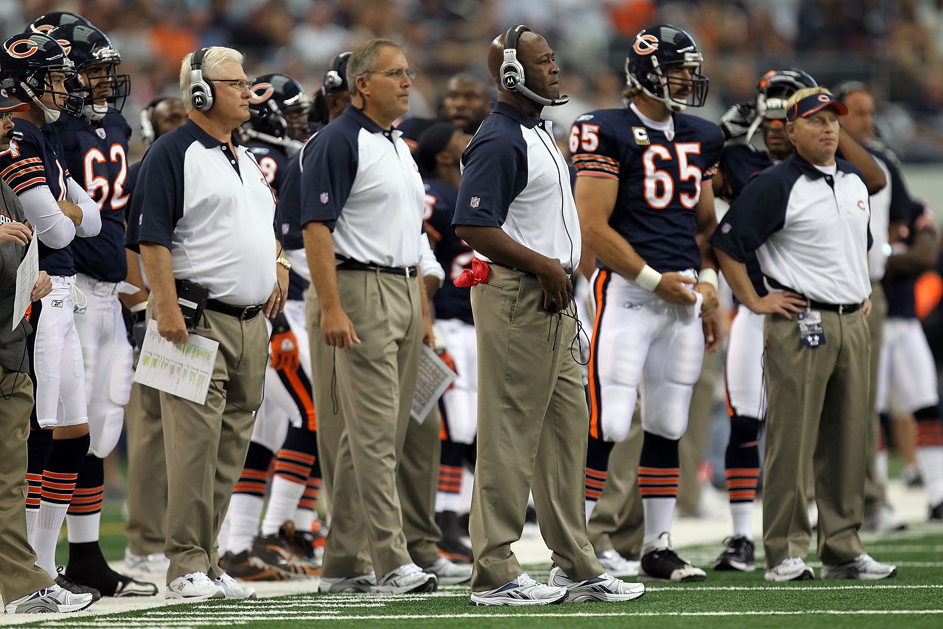 ARLINGTON, TX - SEPTEMBER 19:  Head coach Lovie Smith of the Chicago Bears during play against the Dallas Cowboys at Cowboys Stadium on September 19, 2010 in Arlington, Texas.  (Photo by Ronald Martinez/Getty Images)