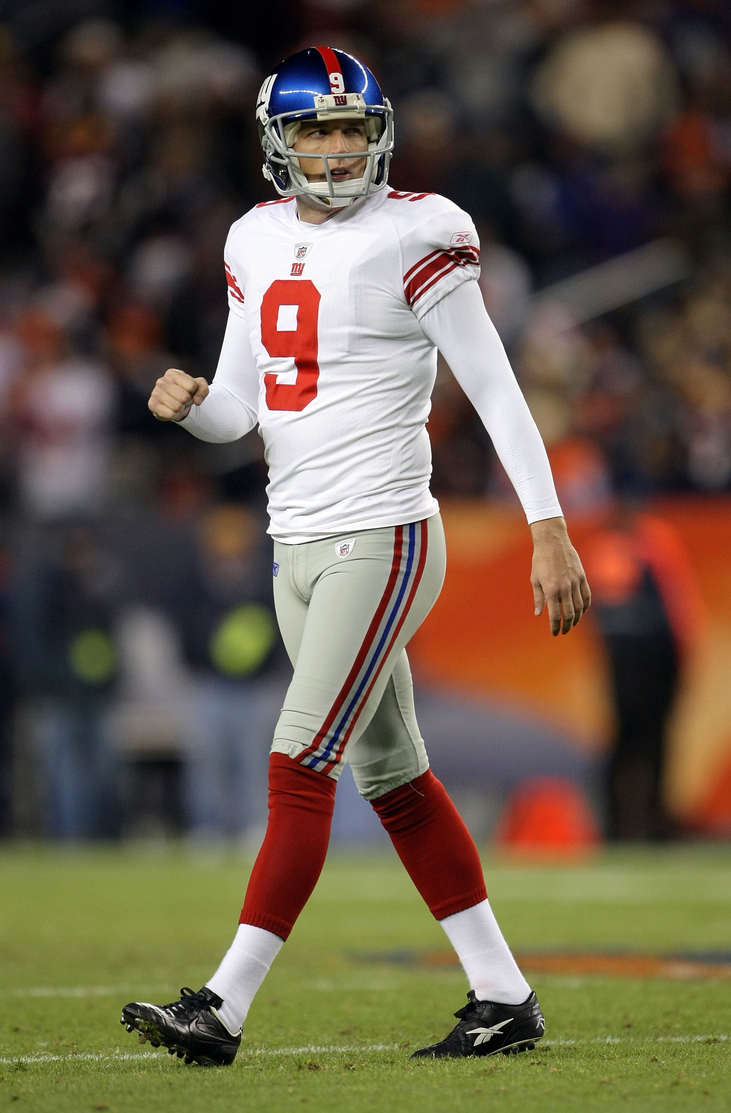 DENVER - NOVEMBER 26:  Place kicker Lawrence Tynes #9 of the New York Giants reacts after kicking a 52 yard field goal against the Denver Broncos during NFL action at Invesco Field at Mile High on November 26, 2009 in Denver, Colorado. Tynes produced the 