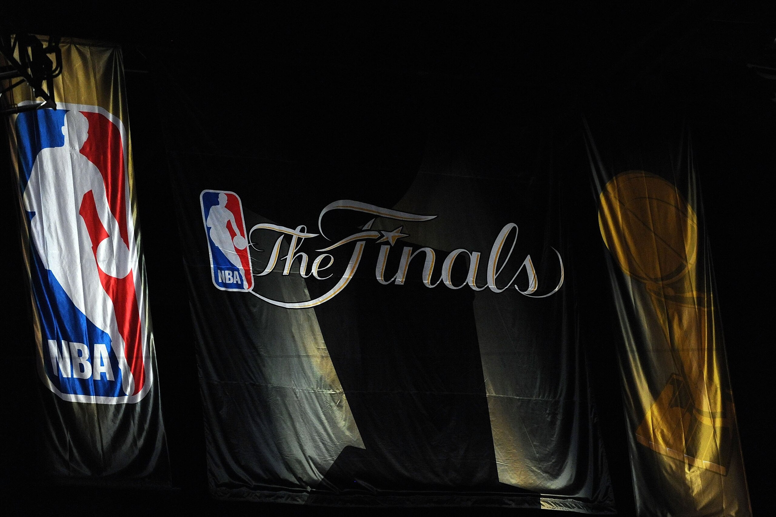 LOS ANGELES, CA - JUNE 17: A banner hangs from the walls of Staples Center before Game Seven of the 2010 NBA Finals between the Boston Celtics and the Los Angeles Lakers on June 17, 2010 in Los Angeles, California. NOTE TO USER: User expressly acknowled LOS ANGELES, CA - JUNE 17: A banner hangs from the walls of Staples Center before Game Seven of the 2010 NBA Finals between the Boston Celtics and the Los Angeles Lakers on June 17, 2010 in Los Angeles, California. NOTE TO USER: User expressly acknowled