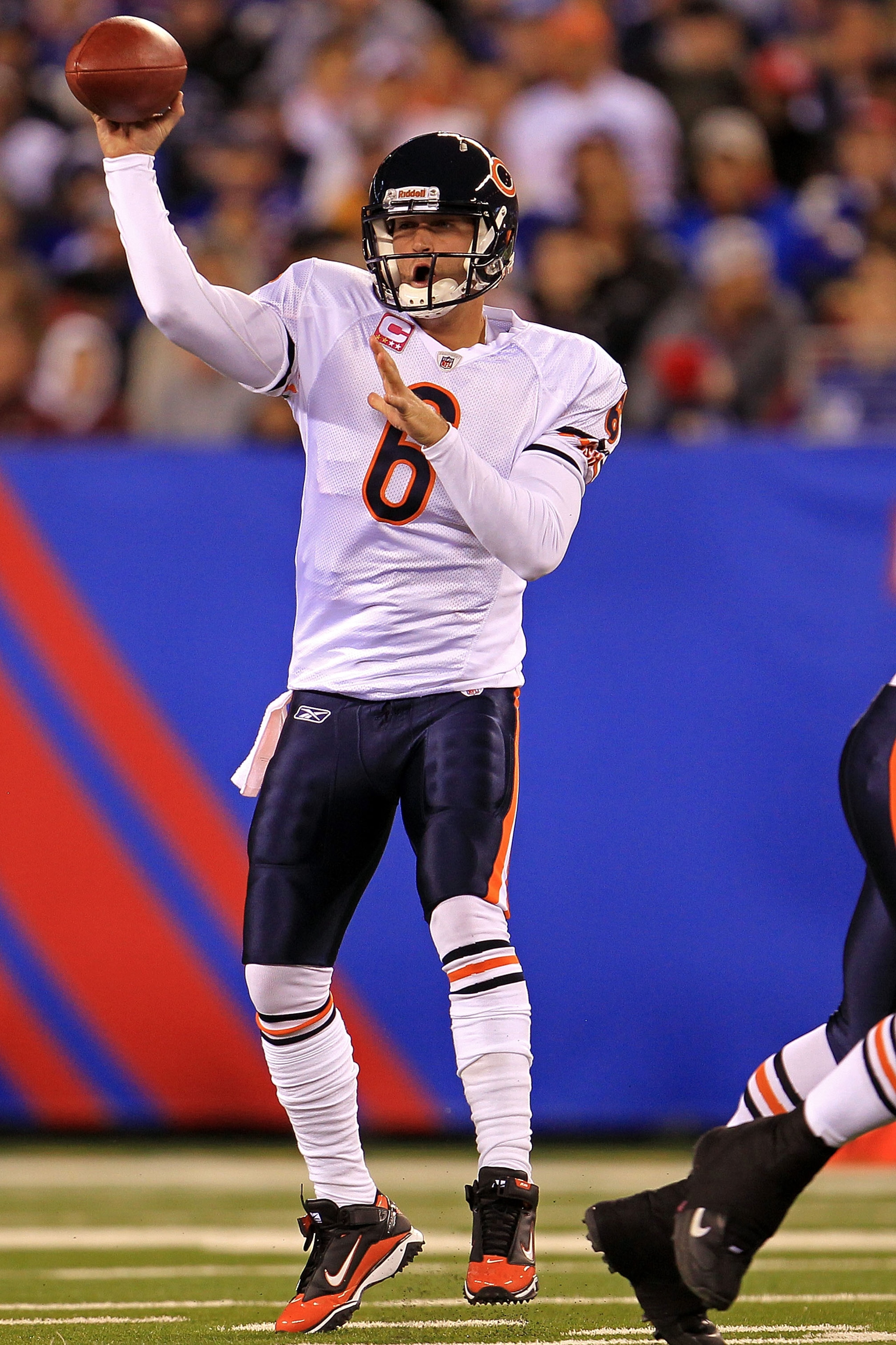 EAST RUTHERFORD, NJ - OCTOBER 03: Jay Cutler #6 of the Chicago Bears drops back to pass against the New York Giants at New Meadowlands Stadium on October 3, 2010 in East Rutherford, New Jersey. (Photo by Chris McGrath/Getty Images) EAST RUTHERFORD, NJ - OCTOBER 03: Jay Cutler #6 of the Chicago Bears drops back to pass against the New York Giants at New Meadowlands Stadium on October 3, 2010 in East Rutherford, New Jersey. (Photo by Chris McGrath/Getty Images)