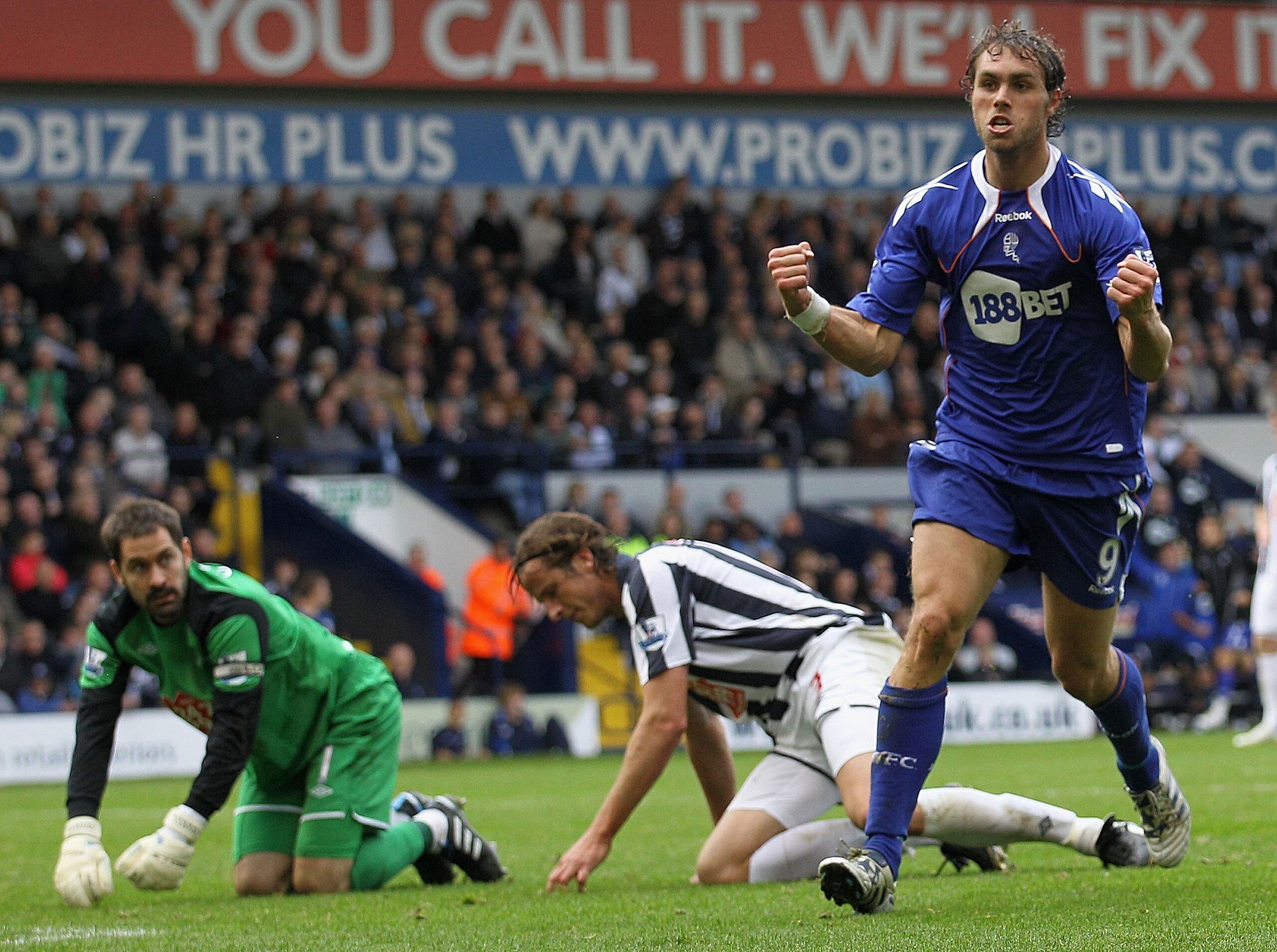 WEST BROMWICH, ENGLAND - OCTOBER 02:  Johan Elmander of Bolton celebrates after scoring his team's first goal during the Barclays Premier League match between West Bromwich Albion and Bolton Wanderers at The Hawthorns on October 2, 2010 in West Bromwich, 