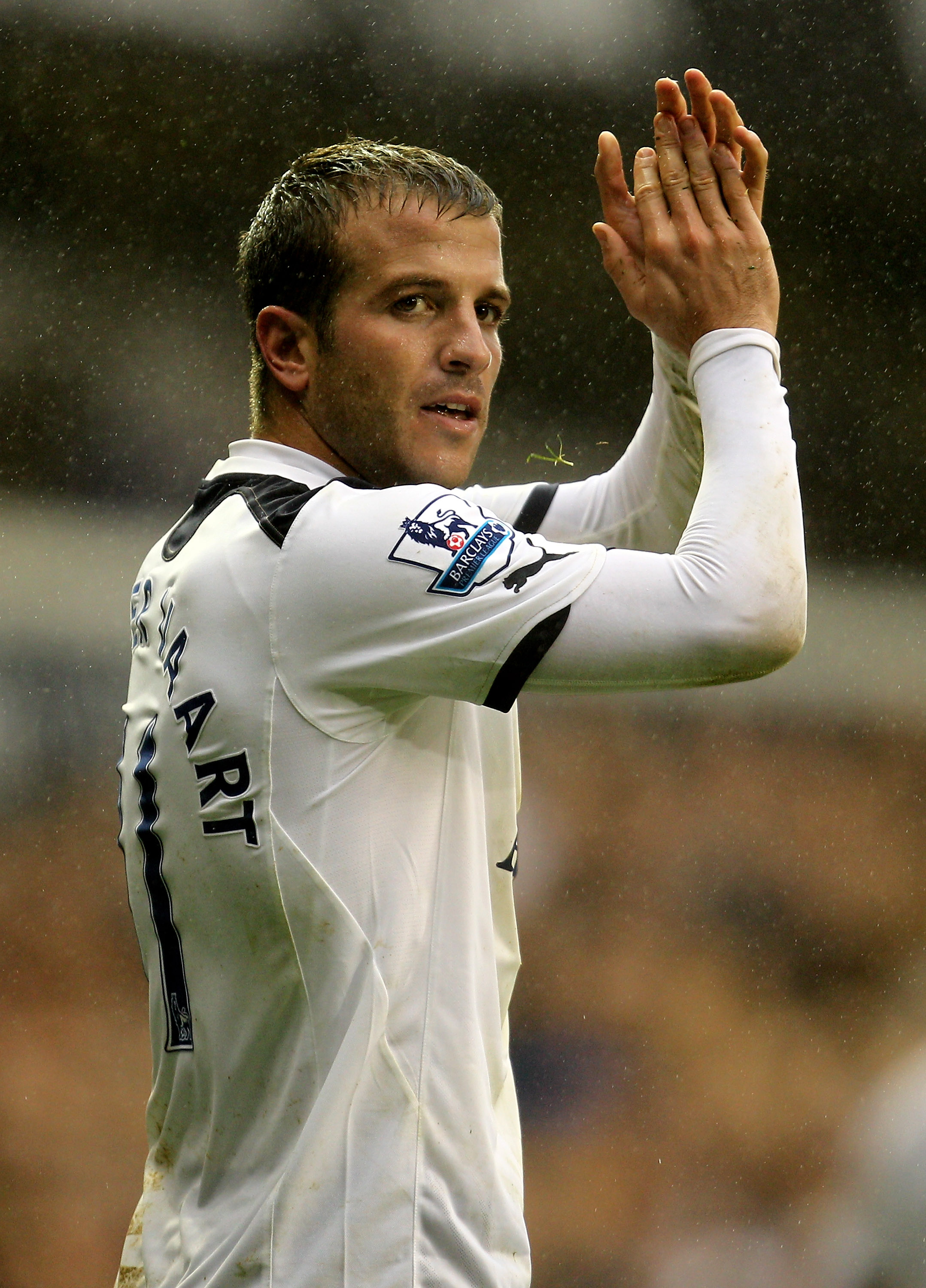 LONDON, ENGLAND - OCTOBER 02: Rafael Van der Vaart of Spurs celebrates scoring their second goal during the Barclays Premier League match between Tottenham Hotspur and Aston Villa at White Hart Lane on October 2, 2010 in London, England. (Photo by Paul LONDON, ENGLAND - OCTOBER 02: Rafael Van der Vaart of Spurs celebrates scoring their second goal during the Barclays Premier League match between Tottenham Hotspur and Aston Villa at White Hart Lane on October 2, 2010 in London, England. (Photo by Paul