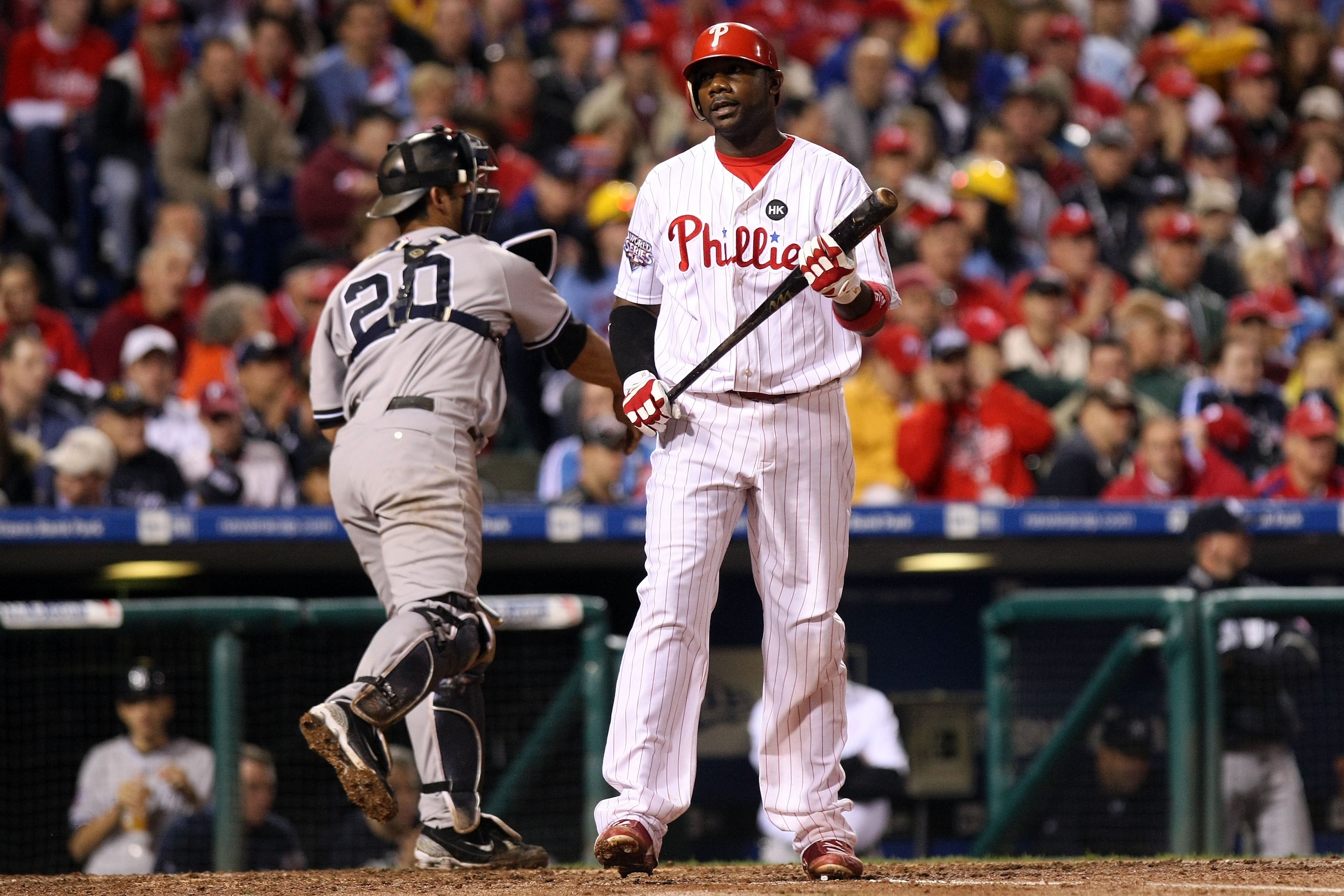 PHILADELPHIA - OCTOBER 31:  Ryan Howard #6 of the Philadelphia Phillies reacts to striking out against the New York Yankees in Game Three of the 2009 MLB World Series at Citizens Bank Park on October 31, 2009 in Philadelphia, Pennsylvania.  (Photo by Nick