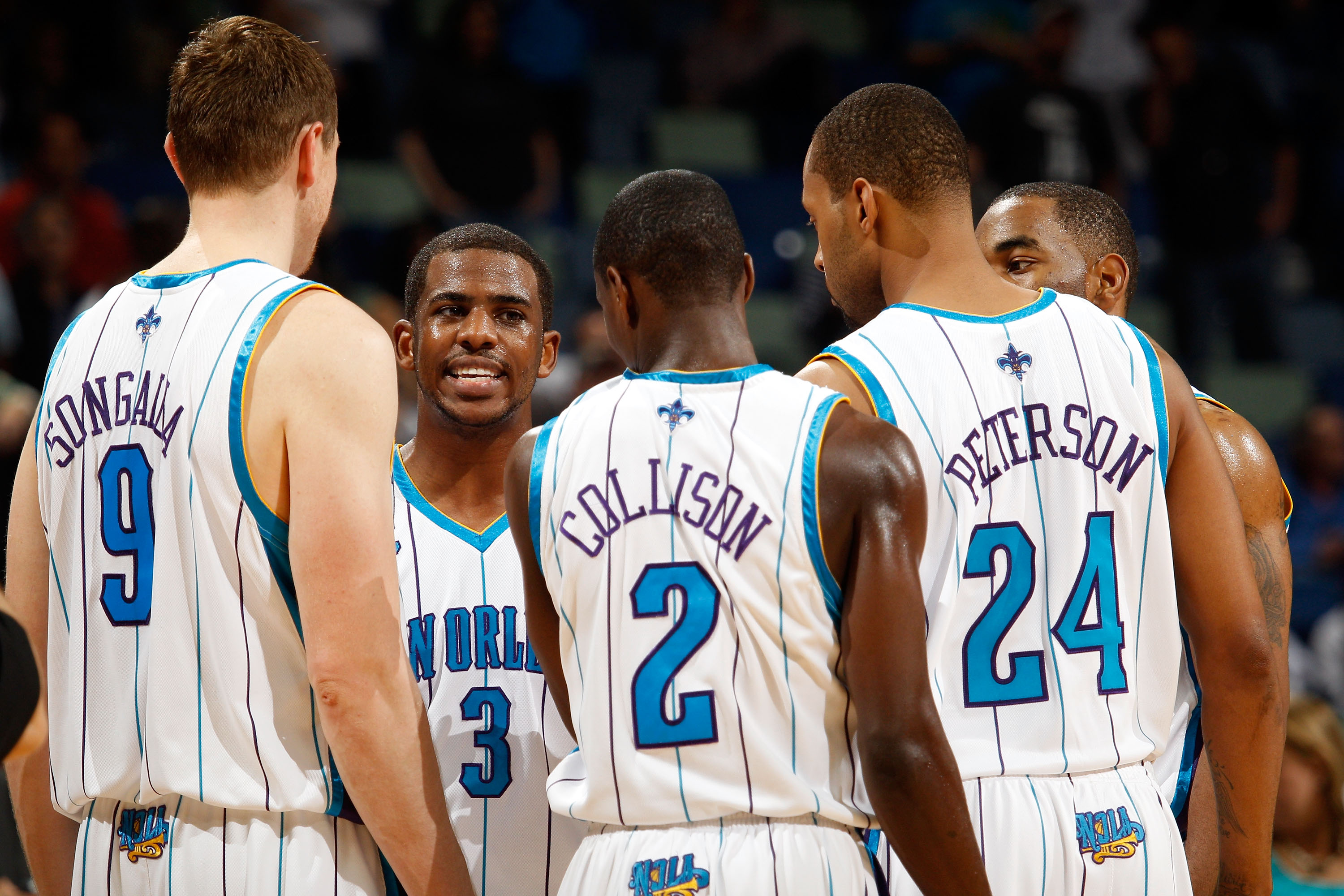NEW ORLEANS - MARCH 31:  Chris Paul #3 of the New Orleans Hornets talks with his team during a timeout against the Washington Wizards at New Orleans Arena on March 31, 2010 in New Orleans, Louisiana.  The Wizards defeated the Hornets 96-91.  NOTE TO USER: