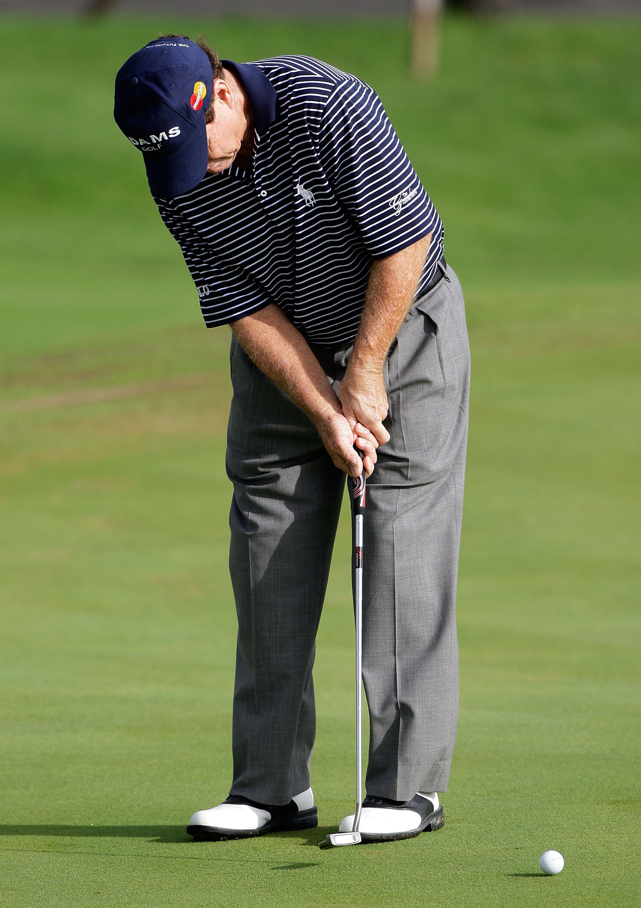 INCHEON, SOUTH KOREA - SEPTEMBER 12:  Tom Watson of United States hits a putt during day three of the PGA Champions Tour - Posco E&C Songdo Championship at Jack Nicklaus Golf Club on September 12, 2010 in Incheon, South Korea.  (Photo by Chung Sung-Jun/Ge