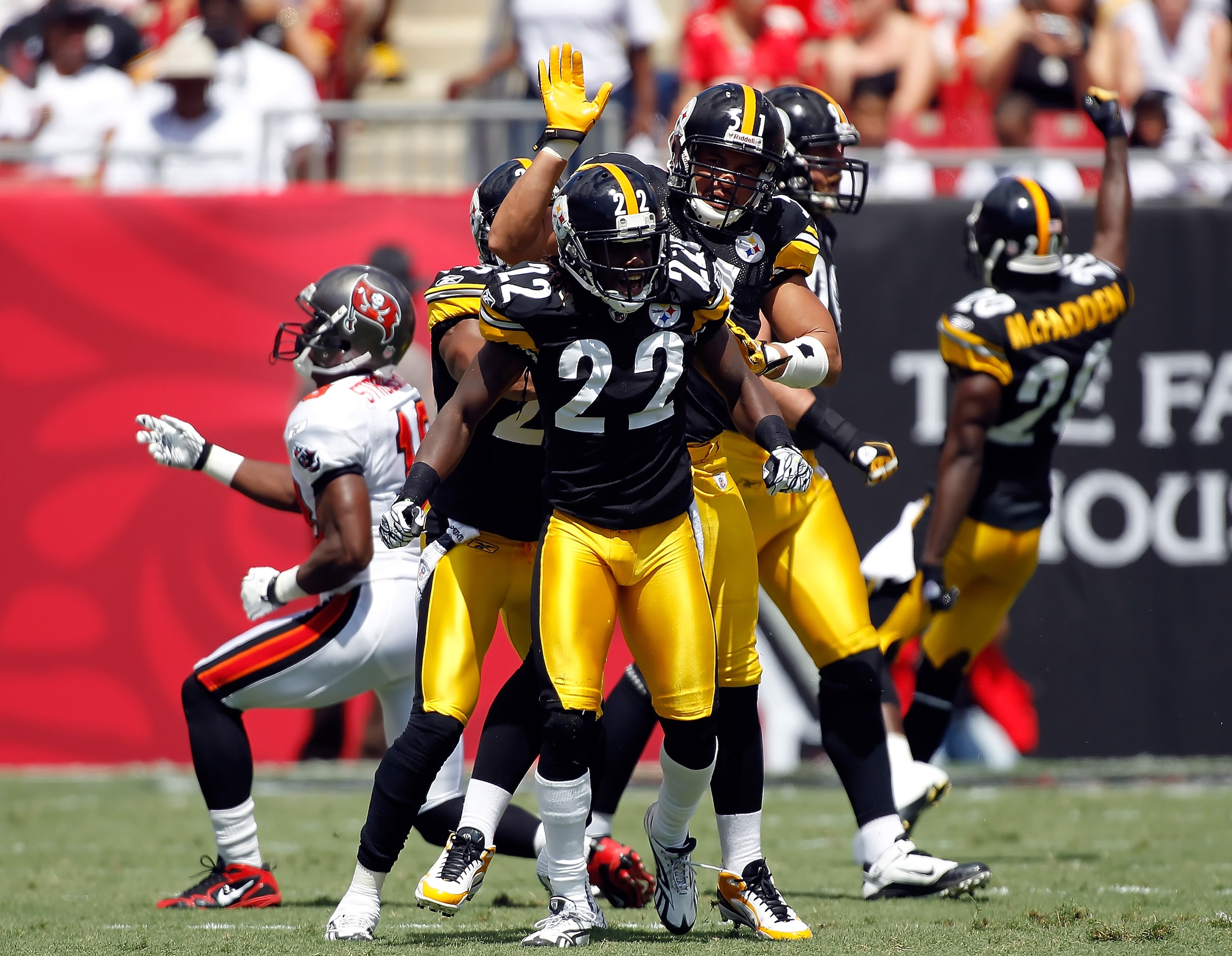 TAMPA, FL - SEPTEMBER 26:  Defensive back William Gay #22 of the Pittsburgh Steelers celebrates a play against the Tampa Bay Buccaneers during the game at Raymond James Stadium on September 26, 2010 in Tampa, Florida.  (Photo by J. Meric/Getty Images)