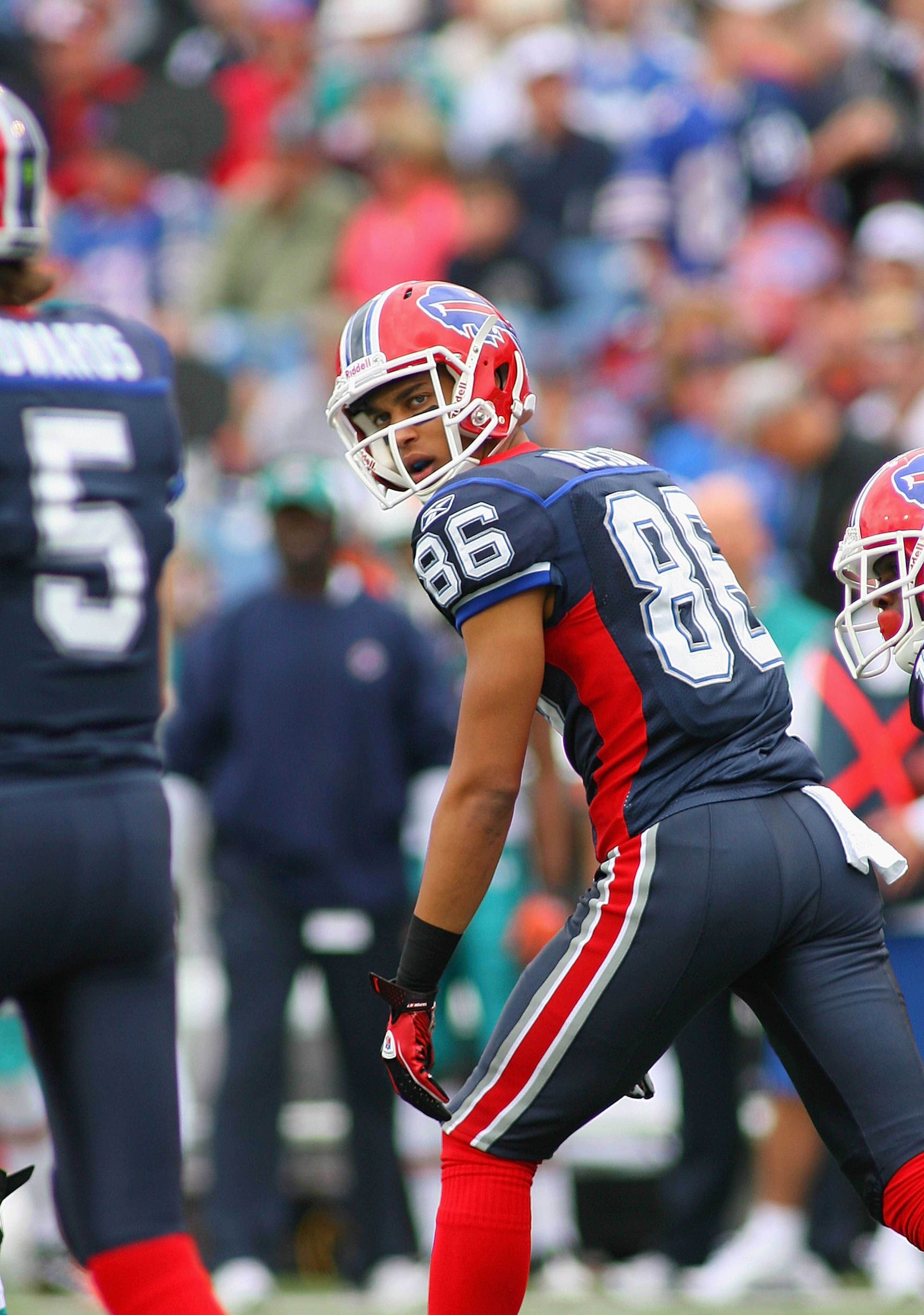 ORCHARD PARK, NY - SEPTEMBER 12: David Nelson #86 of the Buffalo Bills waits for the snap against the Miami Dolphins during the NFL season opener at Ralph Wilson Stadium on September 12, 2010 in Orchard Park, New York. The Dolphins won 15-10. (Photo by Ri