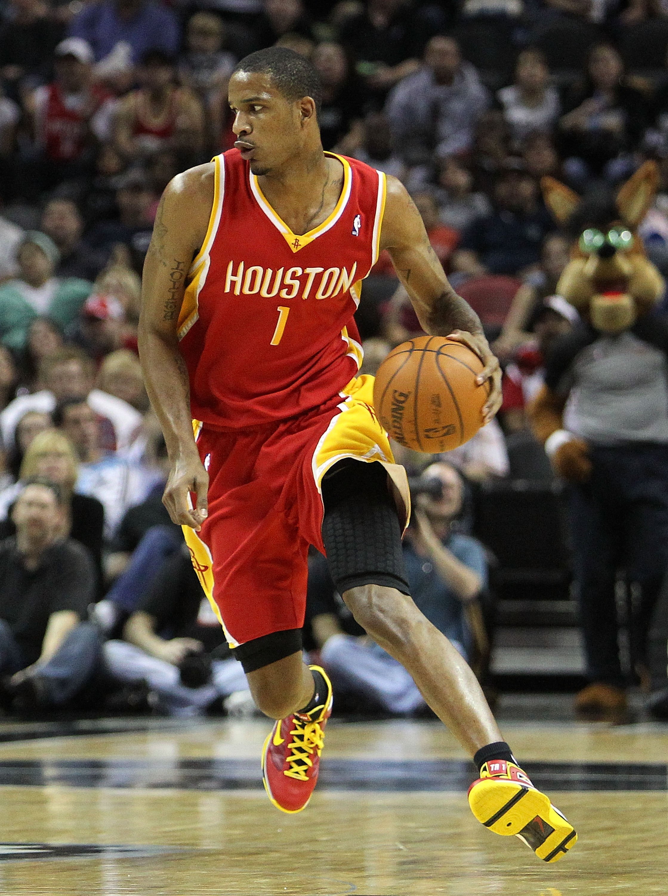 SAN ANTONIO - JANUARY 22:  Forward Trevor Ariza #1 of the Houston Rockets at AT&T Center on January 22, 2010 in San Antonio, Texas.  (Photo by Ronald Martinez/Getty Images)