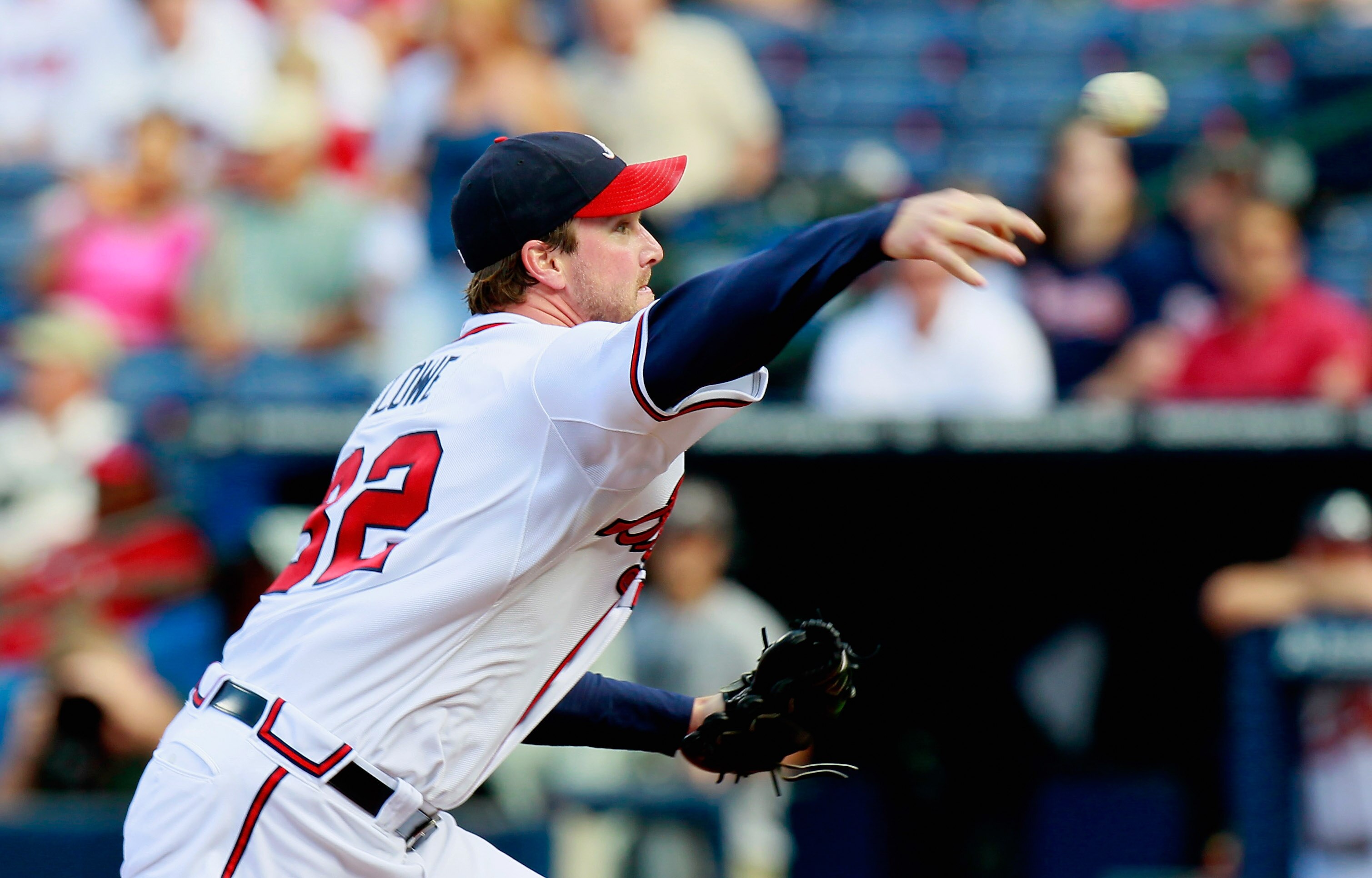 ATLANTA - SEPTEMBER 29:  Starting pitcher Derek Lowe #32 of the Atlanta Braves pitches in the first inning to the Florida Marlins at Turner Field on September 29, 2010 in Atlanta, Georgia.  (Photo by Kevin C. Cox/Getty Images)