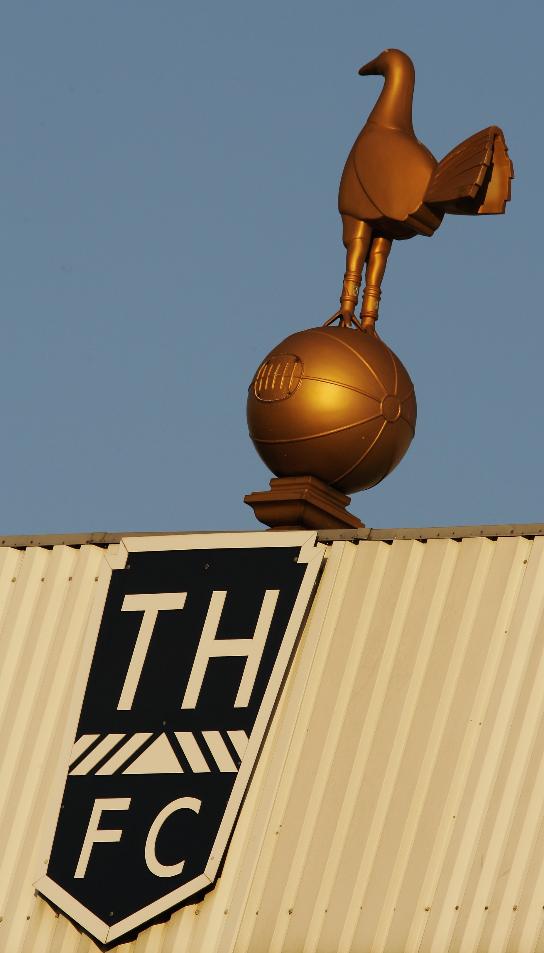 LONDON - JANUARY 21:  A general view of the Tottenham Hotspur cockerel emblem is seen during the Barclays Premiership match between Tottenham Hotspur and Aston Villa at White Hart Lane on January 21, 2006 in London, England.  (Photo by Phil Cole/Getty Ima