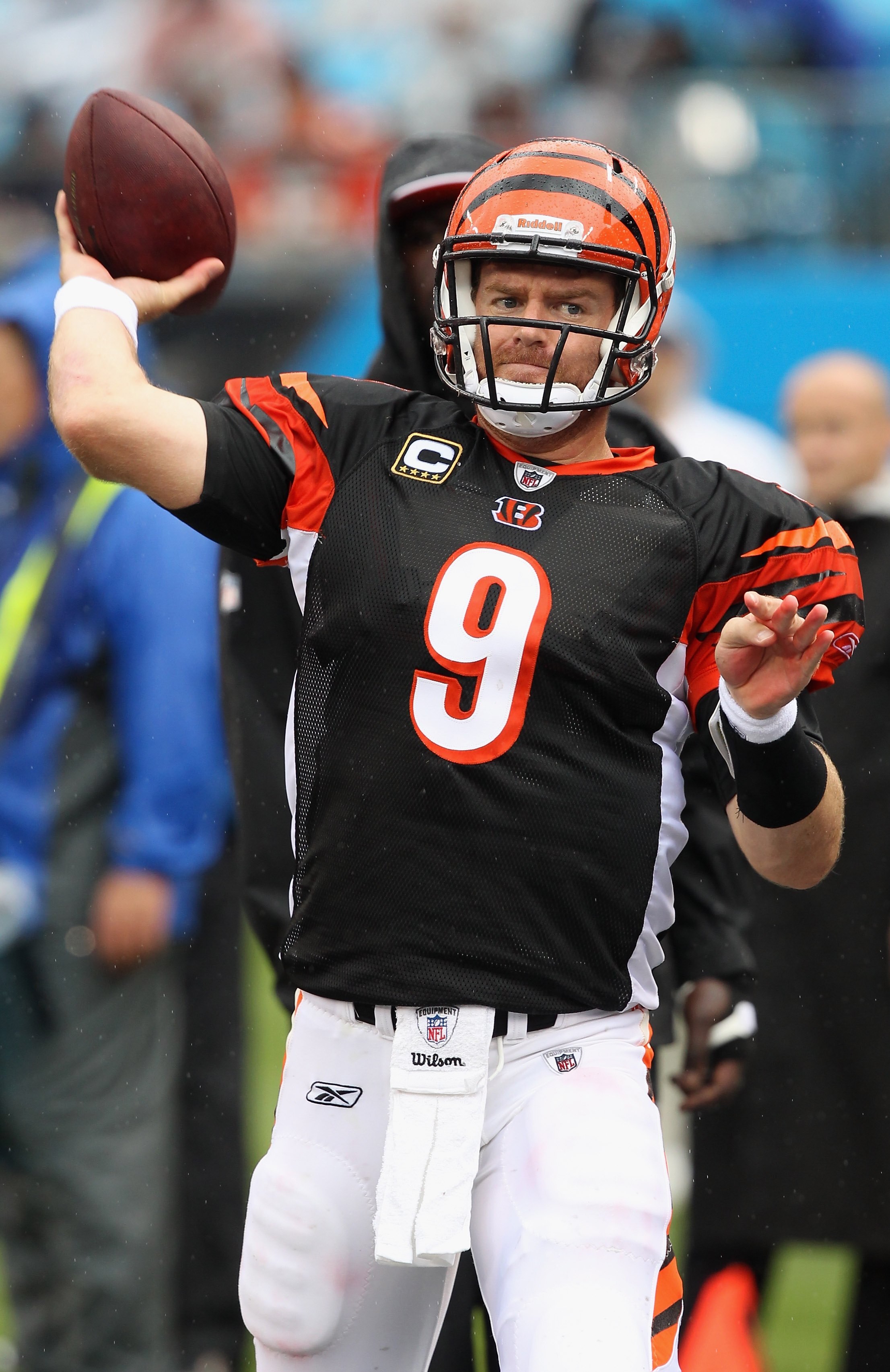 CHARLOTTE, NC - SEPTEMBER 26:  Carson Palmer #9 of the Cincinnati Bengals against the Carolina Panthers during their game at Bank of America Stadium on September 26, 2010 in Charlotte, North Carolina.  (Photo by Streeter Lecka/Getty Images)