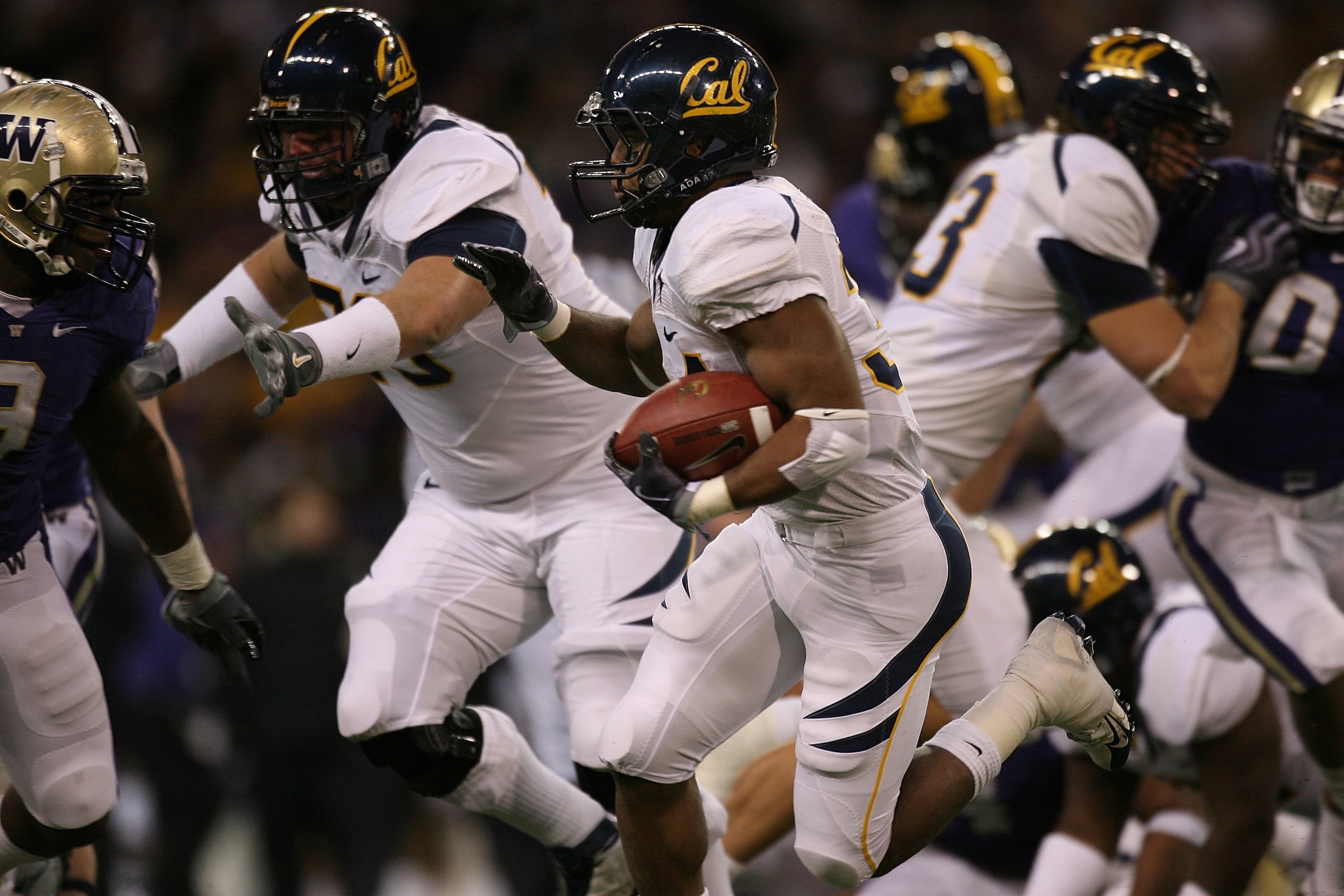 SEATTLE - DECEMBER 05: Running back Shane Vereen #34 of the California Bears rushes against the Washington Huskies on December 5, 2009 at Husky Stadium in Seattle, Washington. The Huskies defeated the Bears 42-10. (Photo by Otto Greule Jr/Getty Images) SEATTLE - DECEMBER 05: Running back Shane Vereen #34 of the California Bears rushes against the Washington Huskies on December 5, 2009 at Husky Stadium in Seattle, Washington. The Huskies defeated the Bears 42-10. (Photo by Otto Greule Jr/Getty Images)