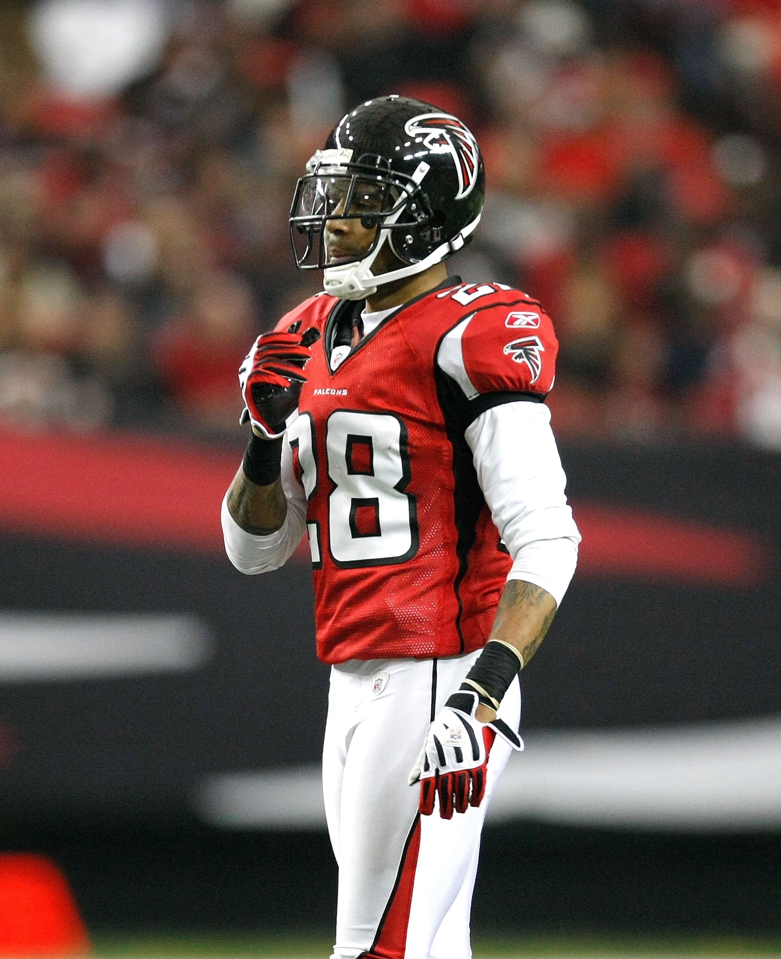 ATLANTA - DECEMBER 27:  Thomas DeCoud #28 of the Atlanta Falcons against the Buffalo Bills at Georgia Dome on December 27, 2009 in Atlanta, Georgia.  (Photo by Kevin C. Cox/Getty Images)