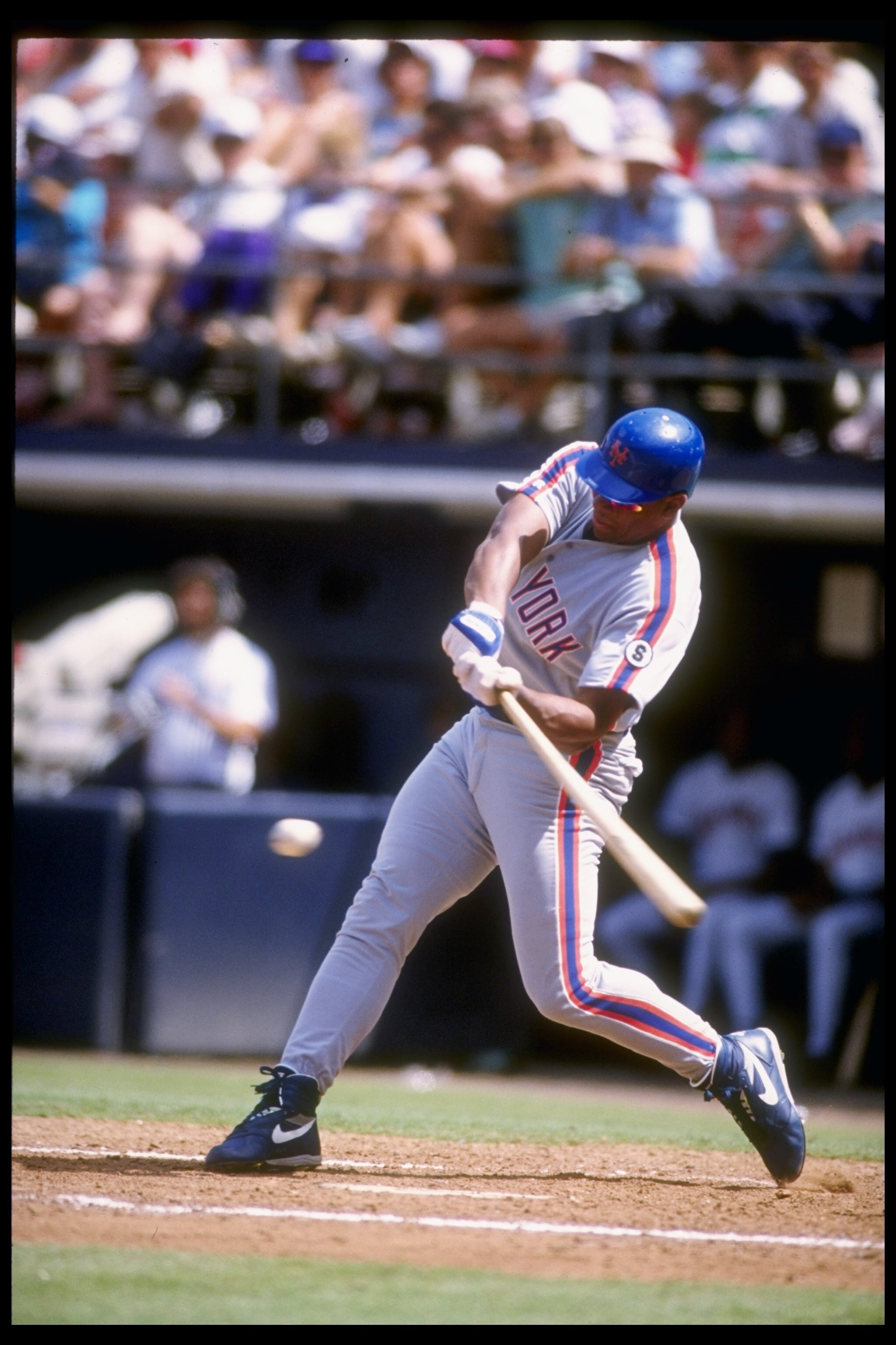 21 May 1992:  Infielder Bobby Bonilla of the New York Mets in action during a game against the San Diego Padres at Jack Murphy Stadium in San Diego California.  Mandatory Credit: Stephen Dunn  /Allsport
