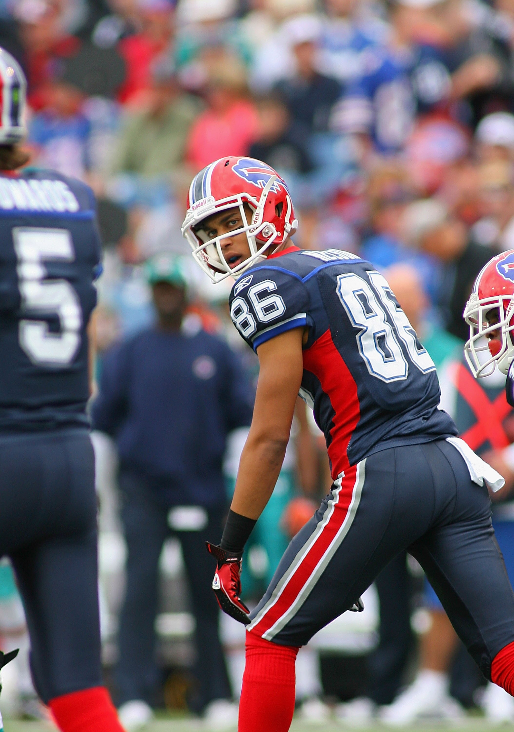 ORCHARD PARK, NY - SEPTEMBER 12: David Nelson #86 of the Buffalo Bills waits for the snap against the Miami Dolphins during the NFL season opener at Ralph Wilson Stadium on September 12, 2010 in Orchard Park, New York. The Dolphins won 15-10. (Photo by Ri