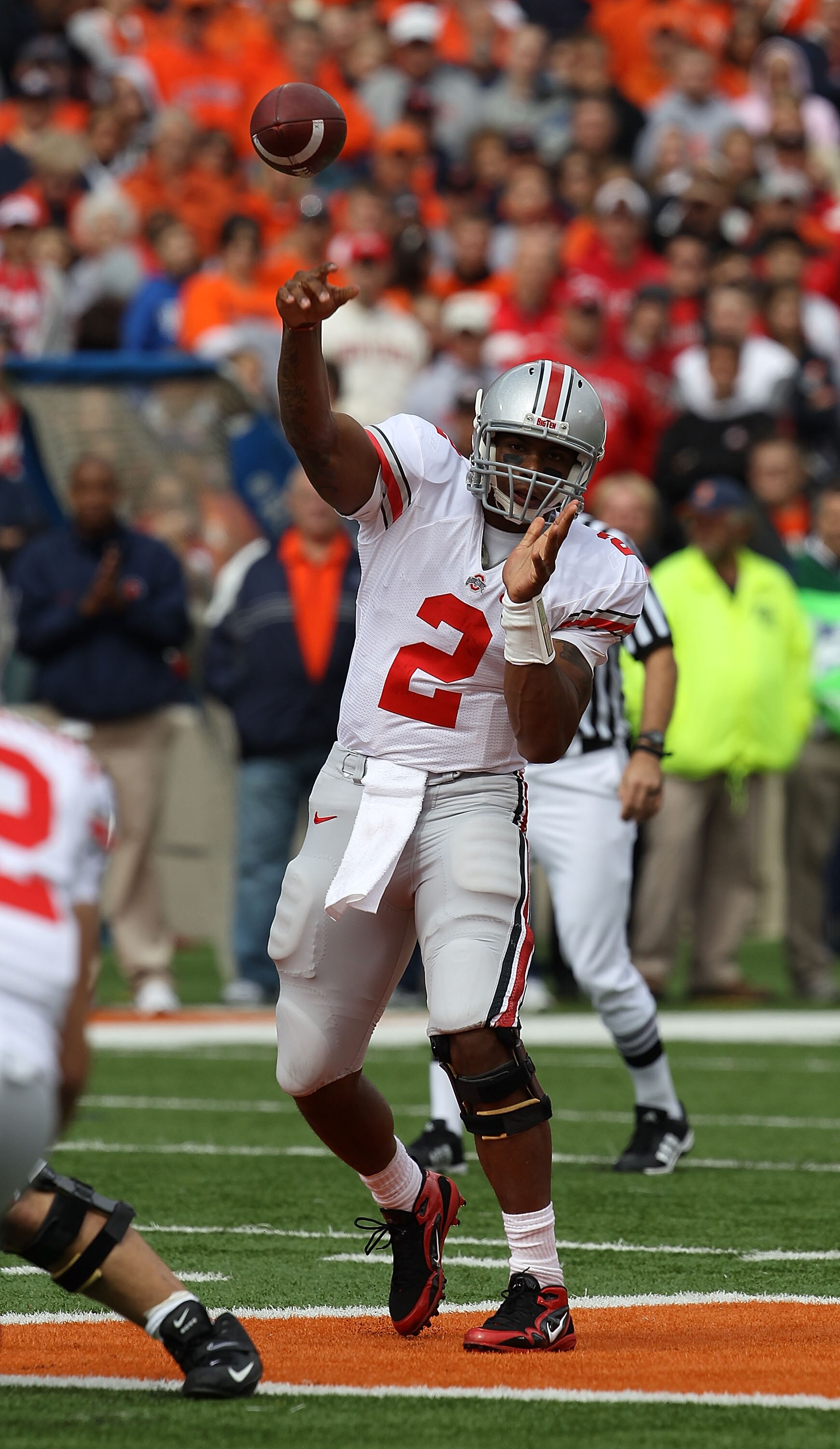 CHAMPAIGN, IL - OCTOBER 02: Terrelle Pryor #2 of the Ohio State Buckeyes throws a pass against the Illinois Fighting Illini at Memorial Stadium on October 2, 2010 in Champaign, Illinois. Ohio State defeated Illinois 24-13. (Photo by Jonathan Daniel/Getty