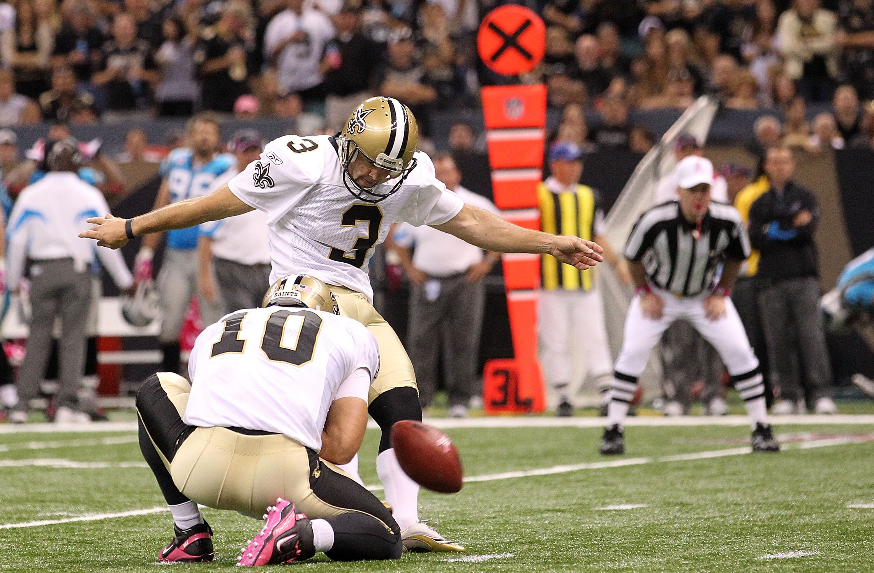 NEW ORLEANS - OCTOBER 03:  Kicker John Carney #3 of the New Orleans Saints kicks a field goal in third quarter against the Carolina Panthers at the Louisiana Superdome on October 3, 2010 in New Orleans, Louisiana.  (Photo by Ronald Martinez/Getty Images)