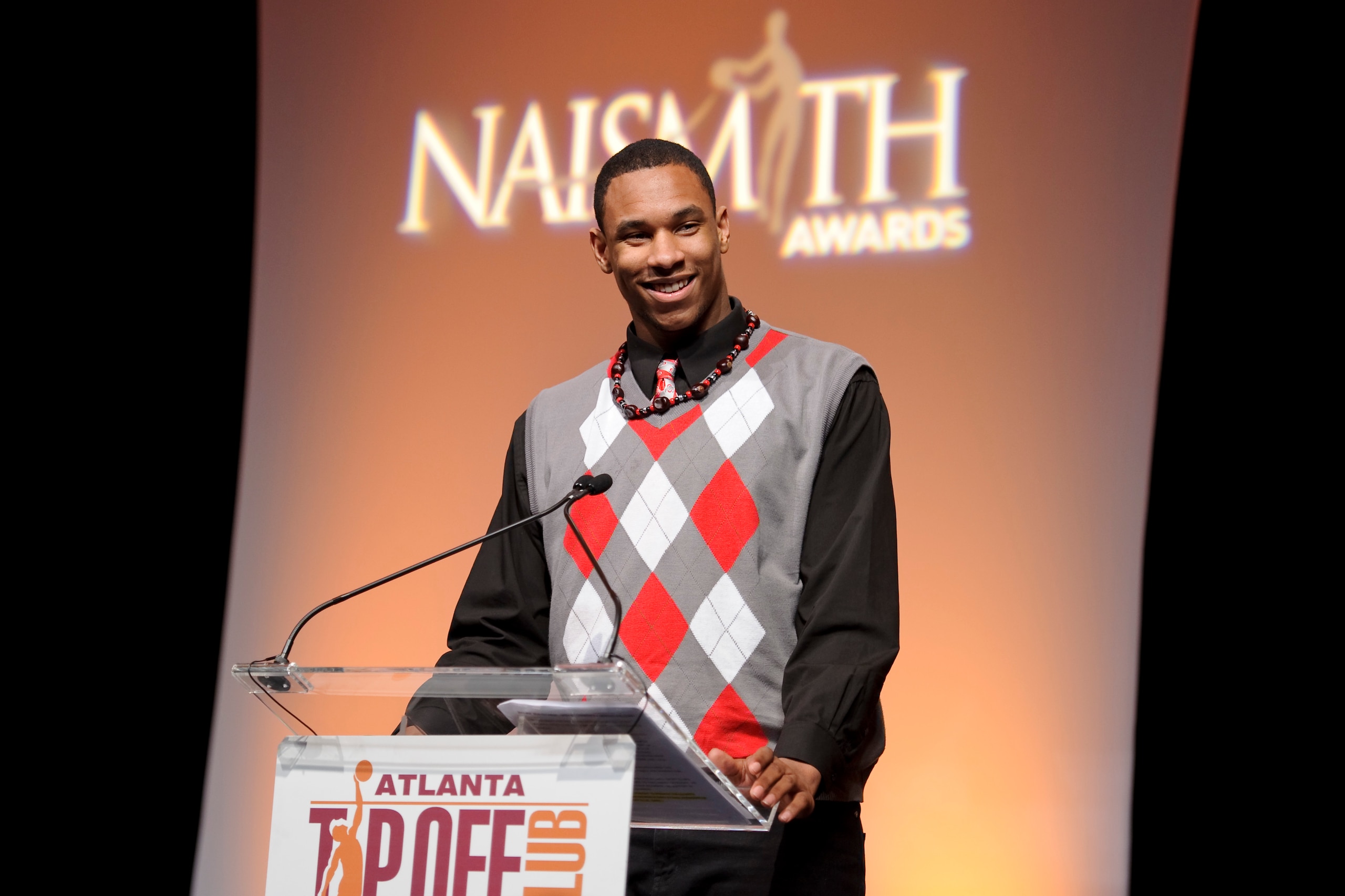 ATLANTA - MARCH 23: Jared Sullinger of Northland High School in Columbus, Ohio speaks at the Atlanta Tipoff Club Naismith Award Banquet at the Cobb Energy Performing Arts Center on March 23, 2010 in Atlanta, Georgia. Jared was the Boy's winner for the 'Na ATLANTA - MARCH 23: Jared Sullinger of Northland High School in Columbus, Ohio speaks at the Atlanta Tipoff Club Naismith Award Banquet at the Cobb Energy Performing Arts Center on March 23, 2010 in Atlanta, Georgia. Jared was the Boy's winner for the 'Na