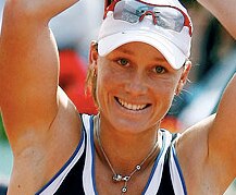 Samantha Stosur shocked World No. 1 Serena Williams in the French Open quarterfinals, 6-2 6-7(3) 8-6
