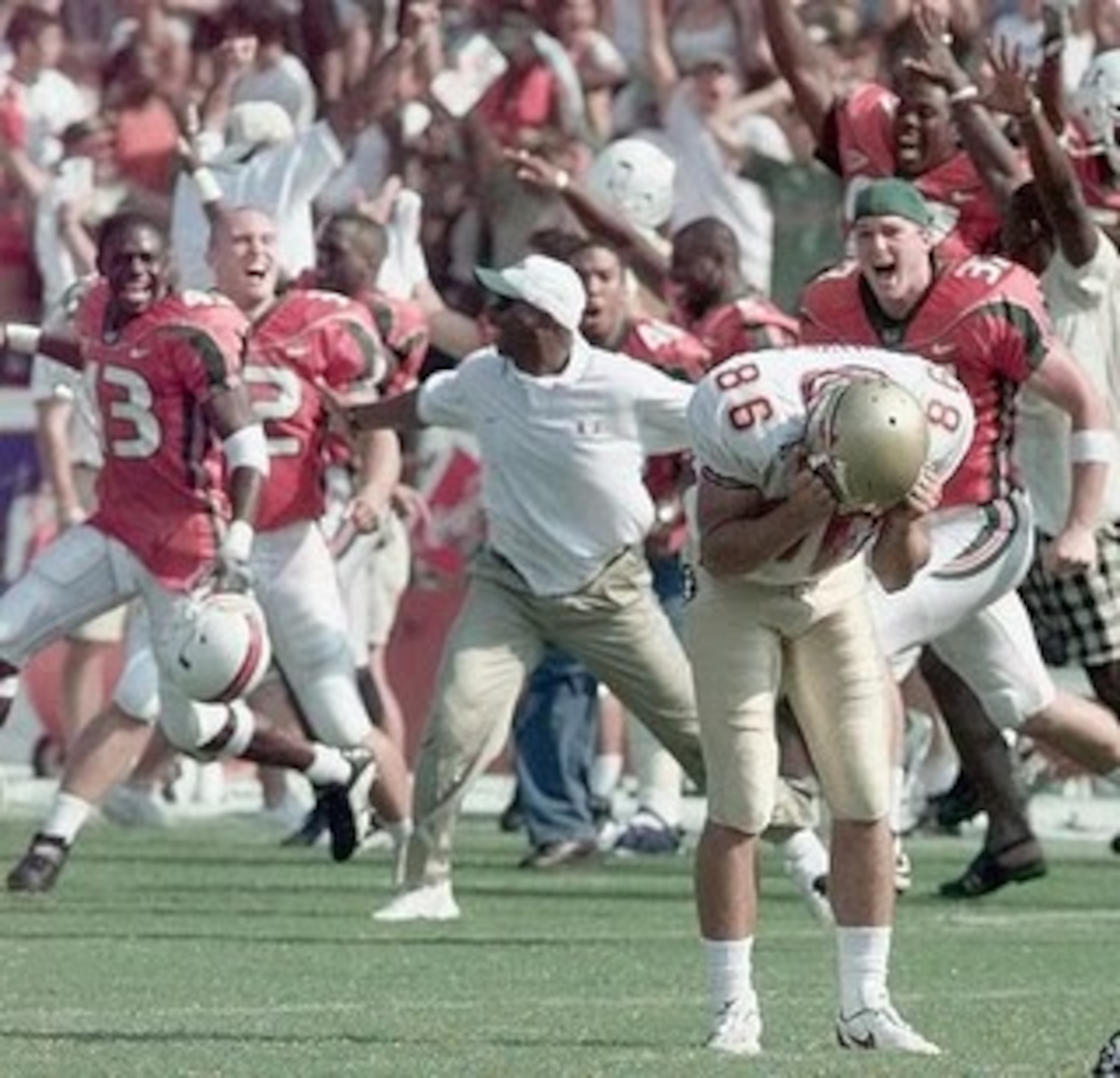 Just when Noles fans thought it was safe to bring a tee out on the field, enter Matt Munyon.