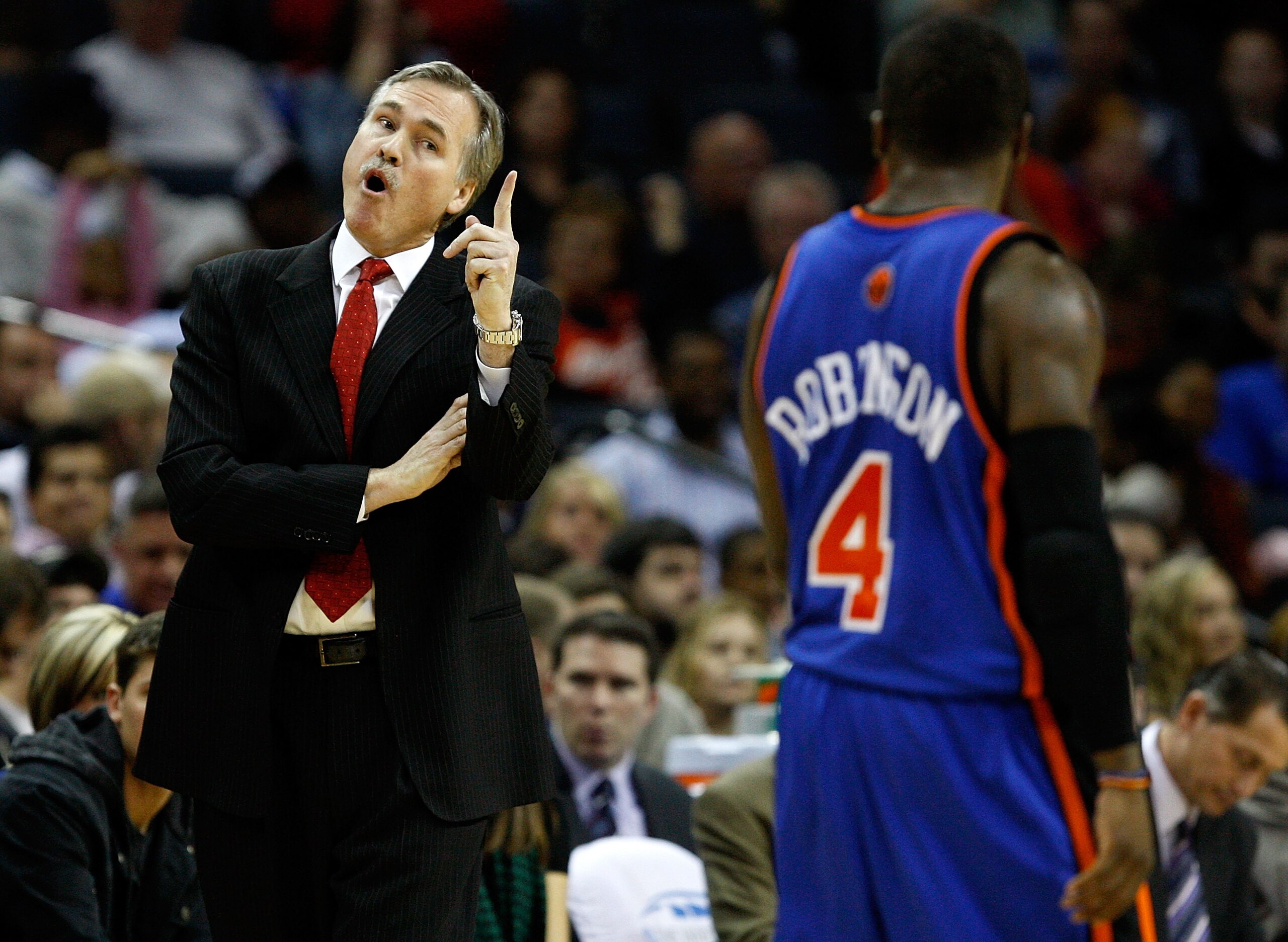 CHARLOTTE, NC - DECEMBER 30: Head coach Mike D'Antoni of the New York Knicks talks to Nate Robinson #4 during their game against the Charlotte Bobcats at Time Warner Cable Arena on December 30, 2008 in Charlotte, North Carolina. (Photo by Streeter Lecka CHARLOTTE, NC - DECEMBER 30: Head coach Mike D'Antoni of the New York Knicks talks to Nate Robinson #4 during their game against the Charlotte Bobcats at Time Warner Cable Arena on December 30, 2008 in Charlotte, North Carolina. (Photo by Streeter Lecka