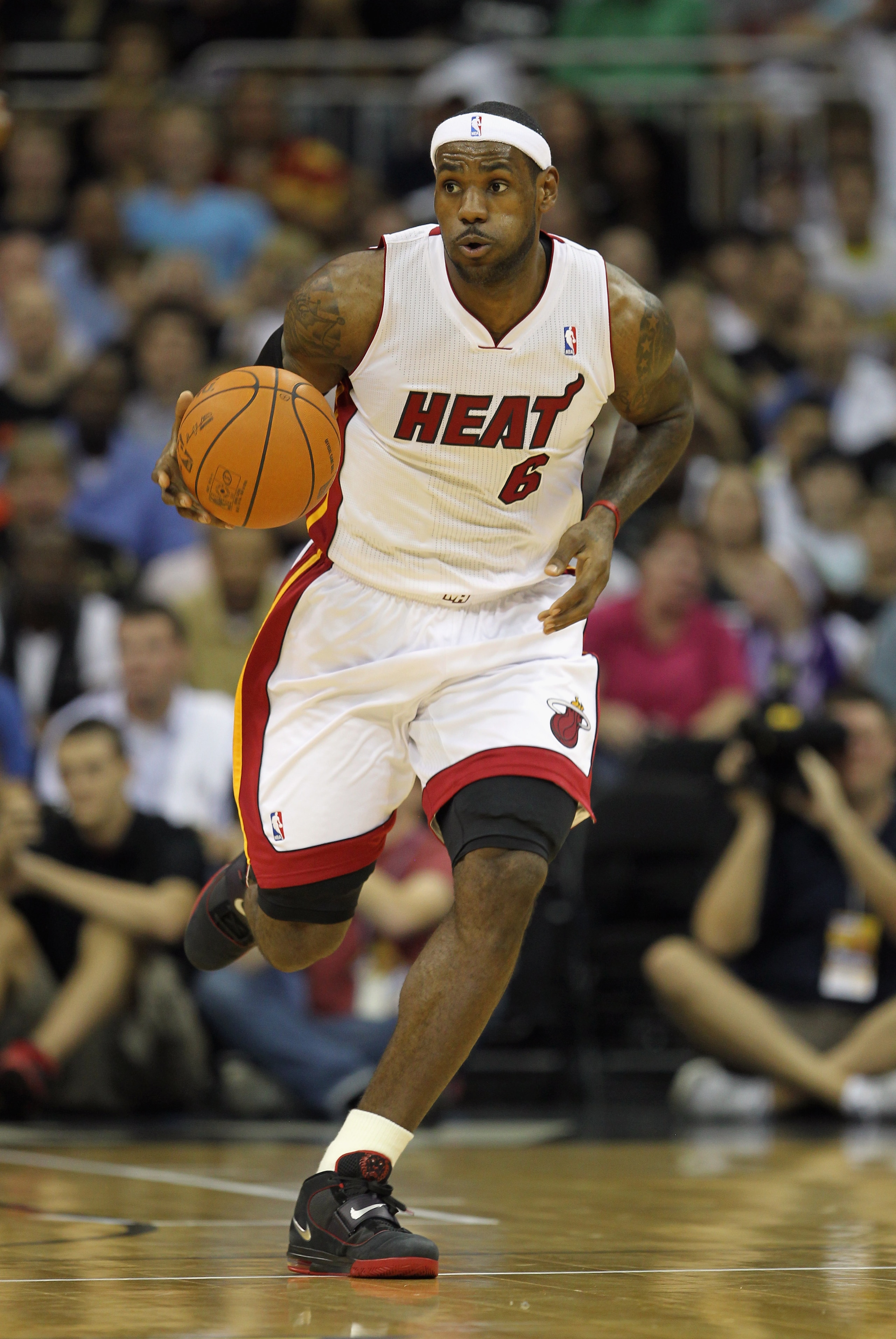 KANSAS CITY, MO - OCTOBER 08:  LeBron James #6 of the Miami Heat in action during the game against the Oklahoma City Thunder on October 8, 2010 at the Sprint Center in Kansas City, Missouri.  (Photo by Jamie Squire/Getty Images)