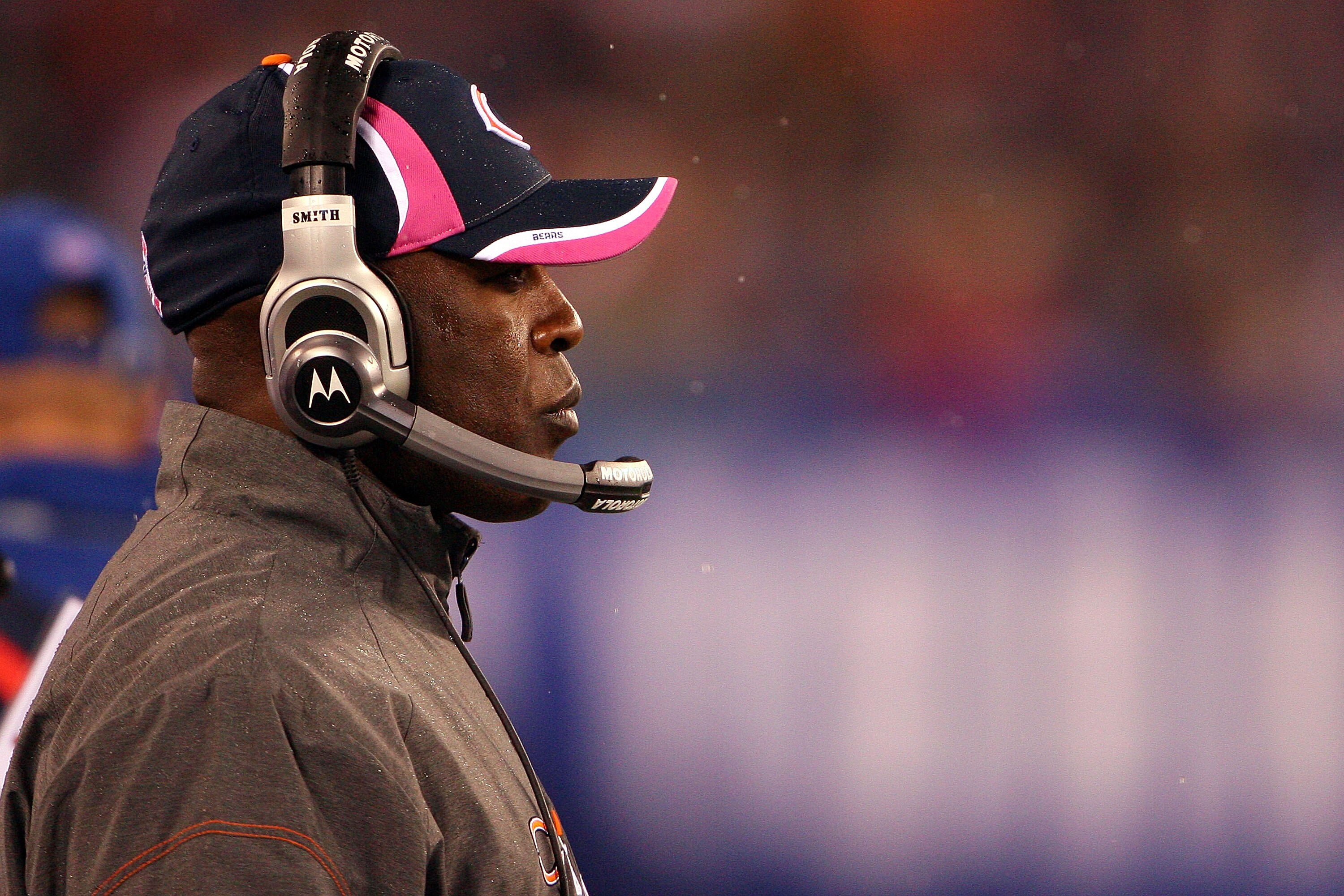 EAST RUTHERFORD, NJ - OCTOBER 03:  Head coach Lovie Smith of the Chicago Bears looks on from the sidelines against the New York Giants at New Meadowlands Stadium on October 3, 2010 in East Rutherford, New Jersey.  (Photo by Andrew Burton/Getty Images)