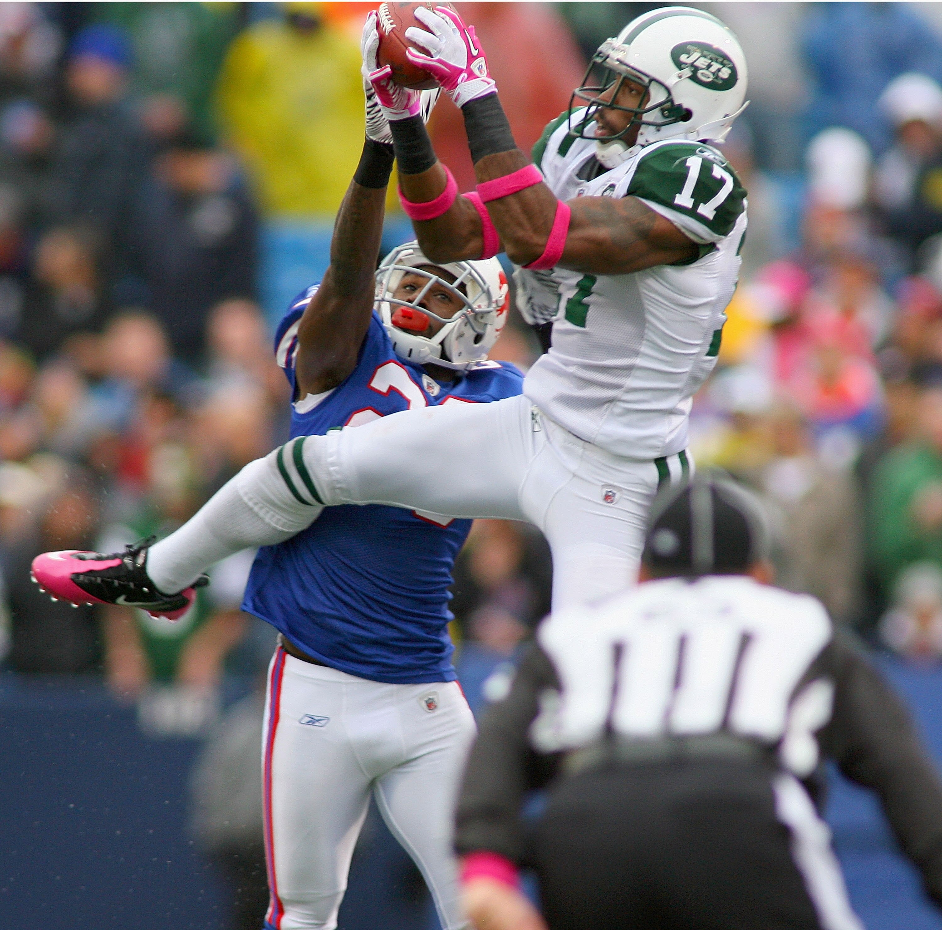 ORCHARD PARK, NY - OCTOBER 03: Braylon Edwards #17  of the New York Jets makes a catch over Drayton Florence #29 of  the Buffalo Bills at Ralph Wilson Stadium on October 3, 2010 in Orchard Park, New York. The Jets won 38-14. (Photo by Rick Stewart/Getty I
