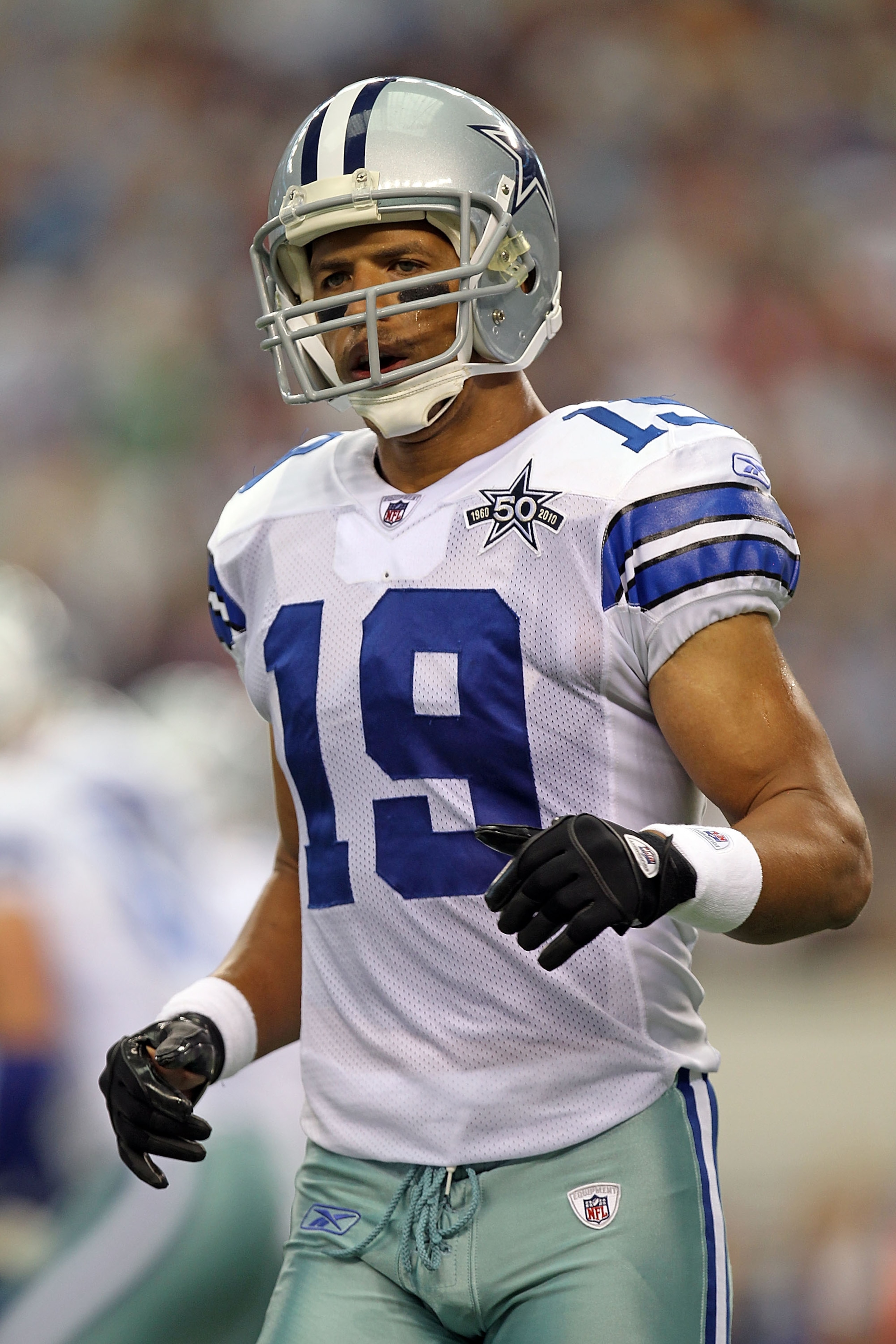 ARLINGTON, TX - SEPTEMBER 19:  Wide receiver Miles Austin #19 of the Dallas Cowboys at Cowboys Stadium on September 19, 2010 in Arlington, Texas.  (Photo by Ronald Martinez/Getty Images)