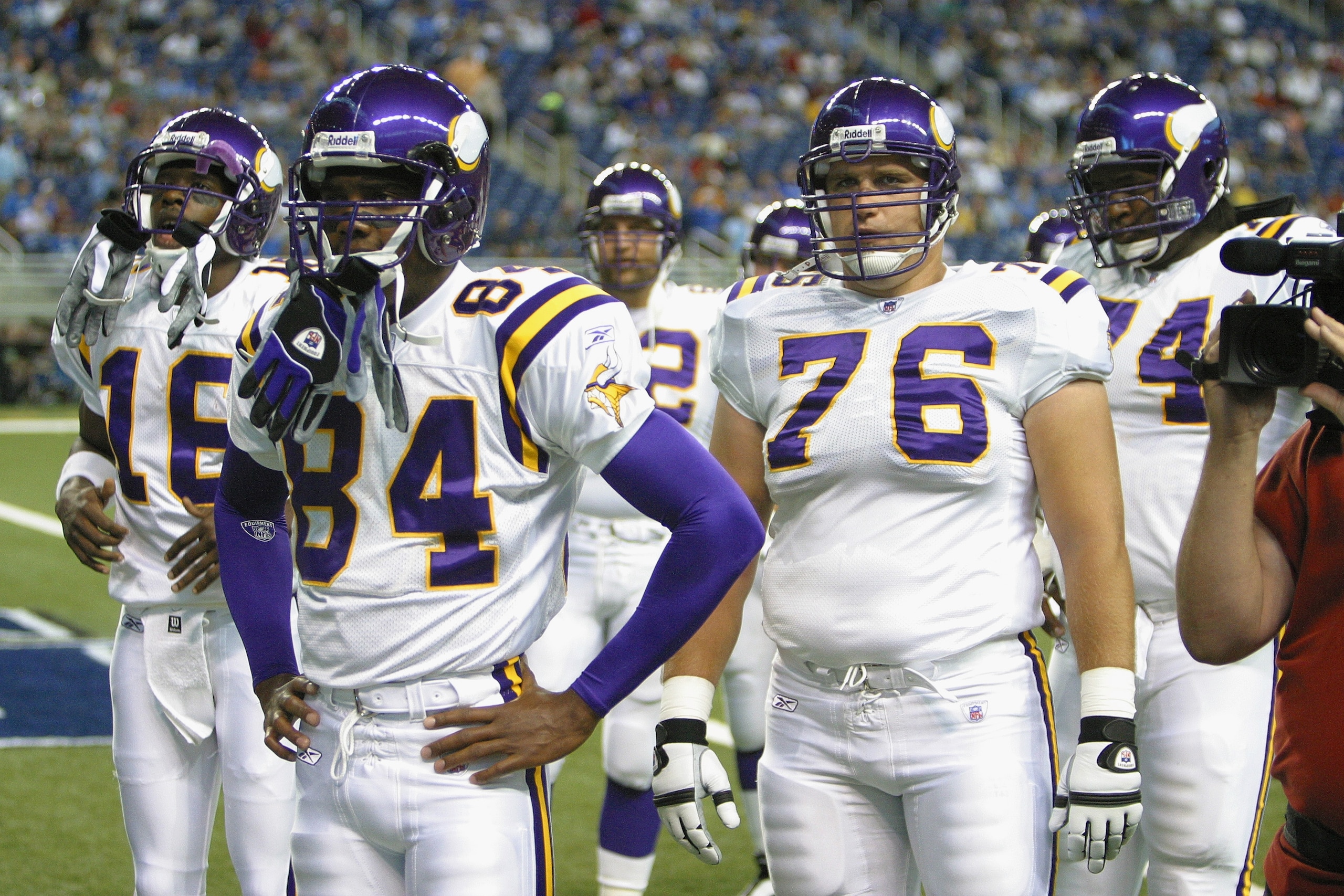 DETROIT - SEPTEMBER 21:  Wide receiver Randy Moss #84 of the Minnesota Vikings watches the game against the Detroit Lions at Ford Field on September 21, 2003 in Detroit, Michigan. The Vikings defeated the Lions 23-13. (Photo by Tom Pidgeon/Getty Images)