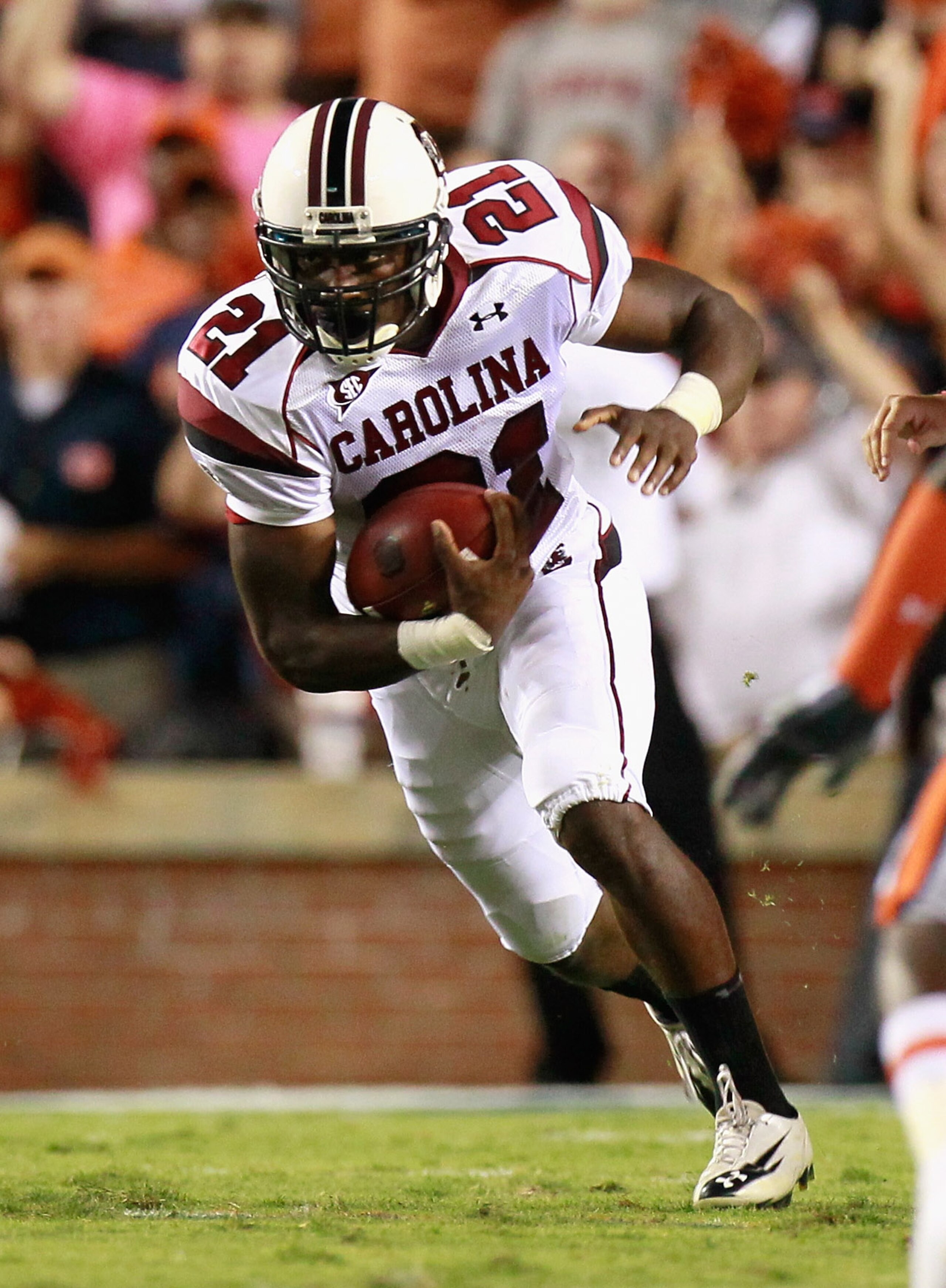 AUBURN, AL - SEPTEMBER 25: Marcus Lattimore #21 of the South Carolina Gamecocks against the Auburn Tigers at Jordan-Hare Stadium on September 25, 2010 in Auburn, Alabama. (Photo by Kevin C. Cox/Getty Images) AUBURN, AL - SEPTEMBER 25: Marcus Lattimore #21 of the South Carolina Gamecocks against the Auburn Tigers at Jordan-Hare Stadium on September 25, 2010 in Auburn, Alabama. (Photo by Kevin C. Cox/Getty Images)