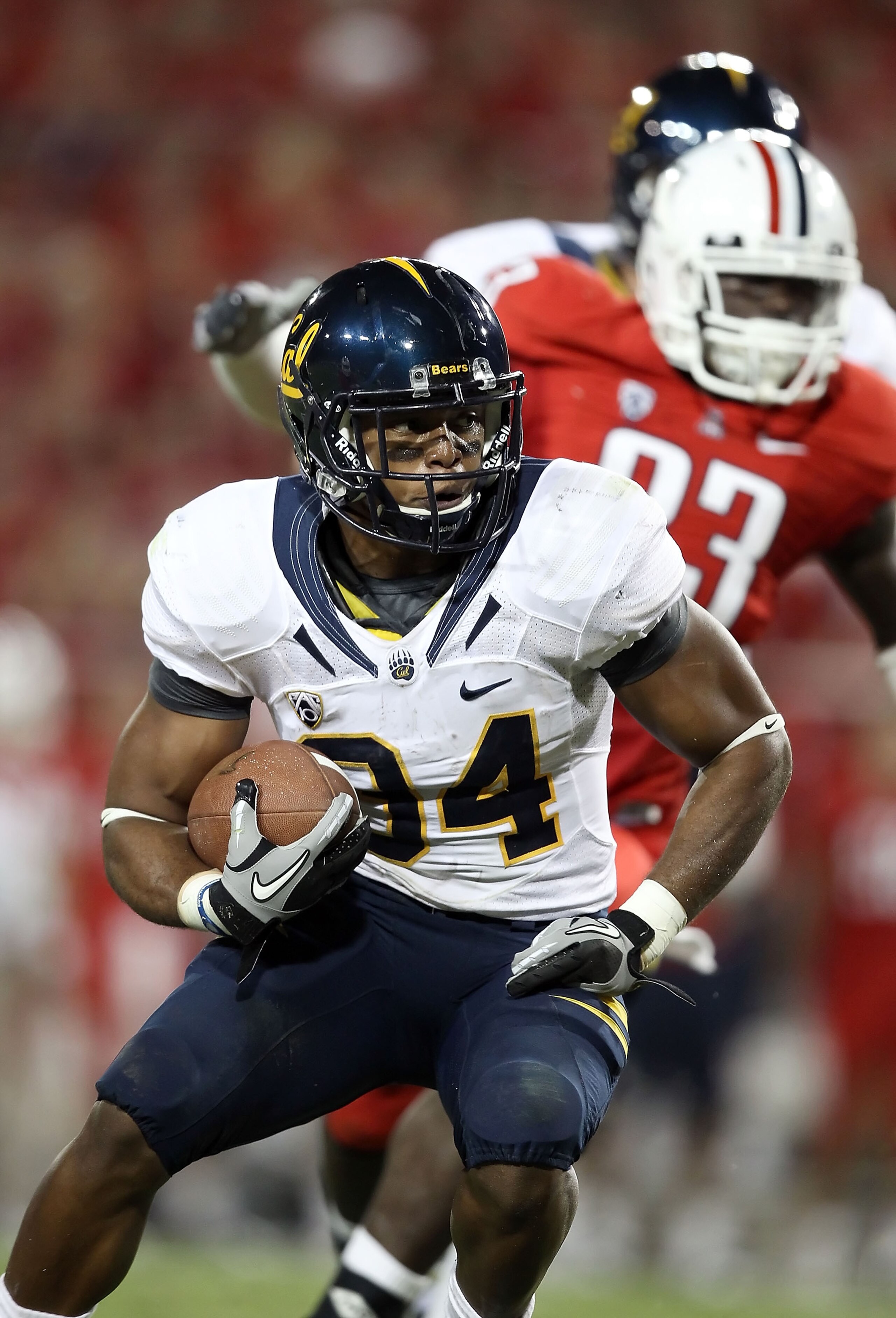 TUCSON, AZ - SEPTEMBER 25: Runningback Shane Vereen #34 of the California Golden Bears rushes the football against the Arizona Wildcats during the college football game at Arizona Stadium on September 25, 2010 in Tucson, Arizona. The Wildcats defeated th TUCSON, AZ - SEPTEMBER 25: Runningback Shane Vereen #34 of the California Golden Bears rushes the football against the Arizona Wildcats during the college football game at Arizona Stadium on September 25, 2010 in Tucson, Arizona. The Wildcats defeated th