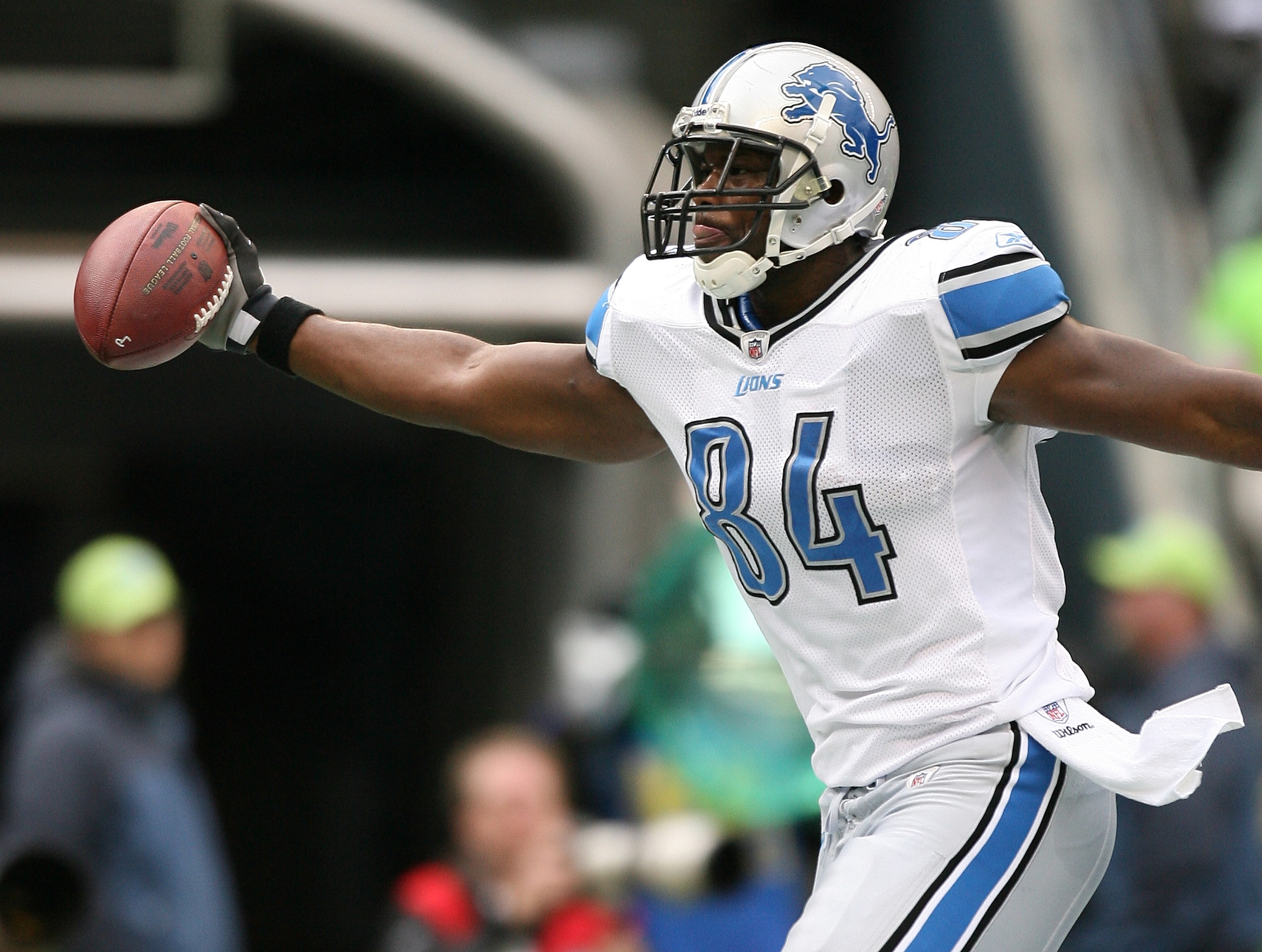 SEATTLE - NOVEMBER 08:  Tight end Brandon Pettigrew #84 of the Detroit Lions celebrates after making a touchdown catch against the Seattle Seahawks on November 8, 2009 at Qwest Field in Seattle, Washington. (Photo by Otto Greule Jr/Getty Images)